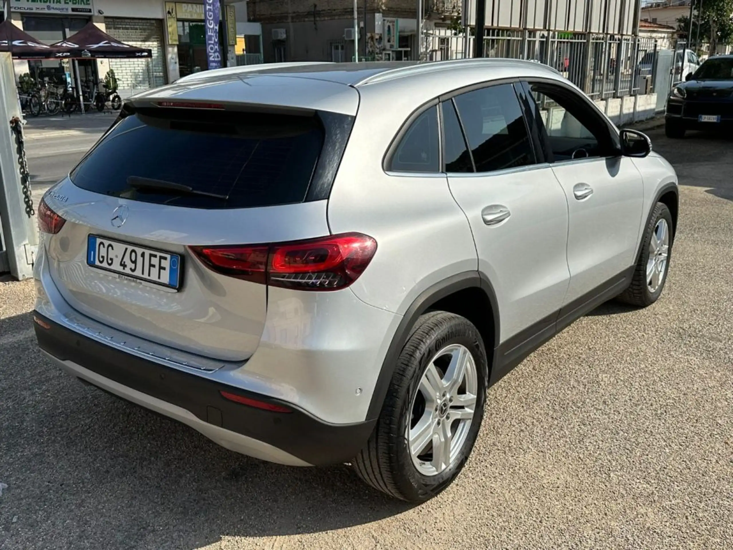 Mercedes-Benz - GLA 200