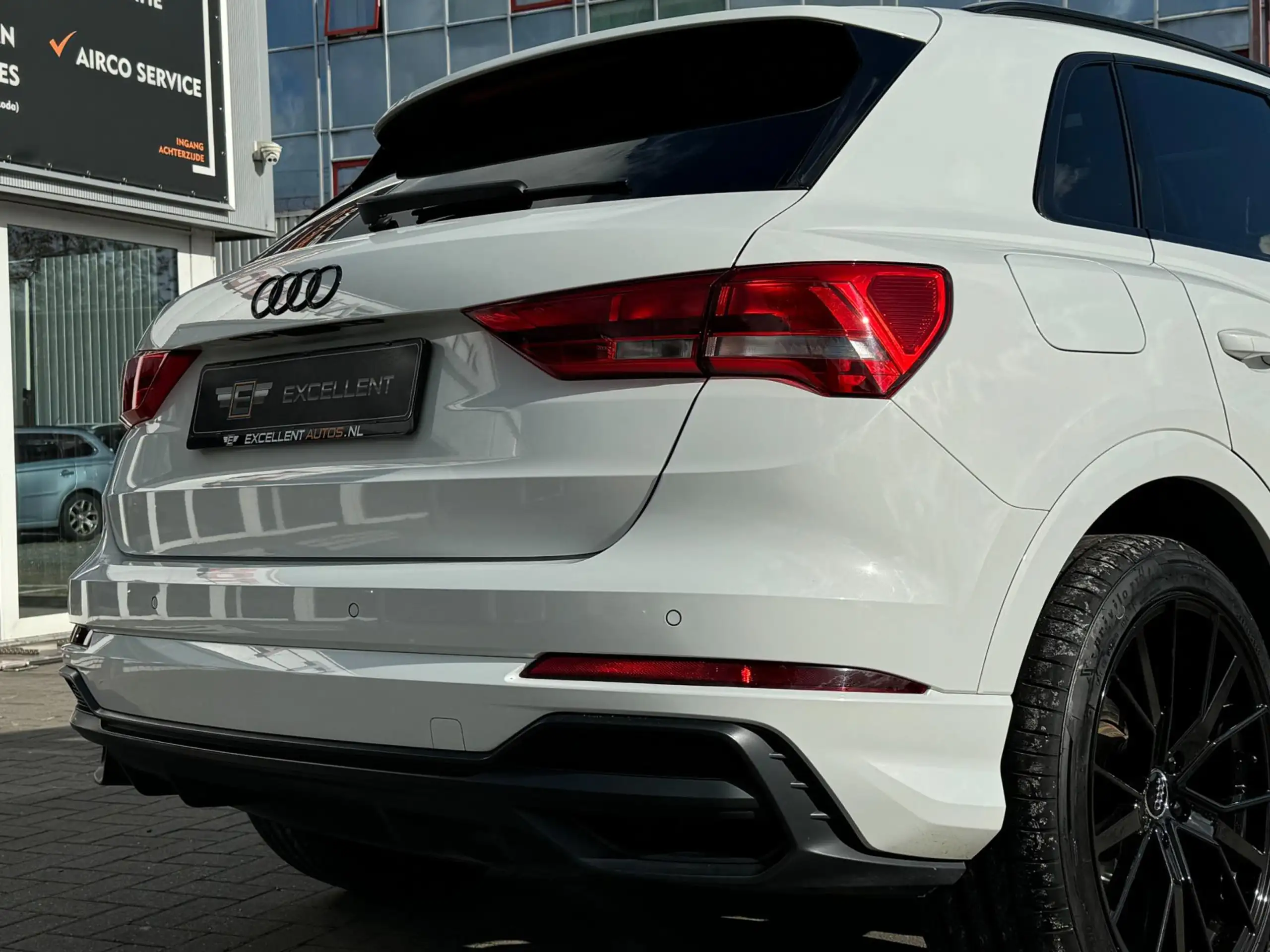 Audi - Q3