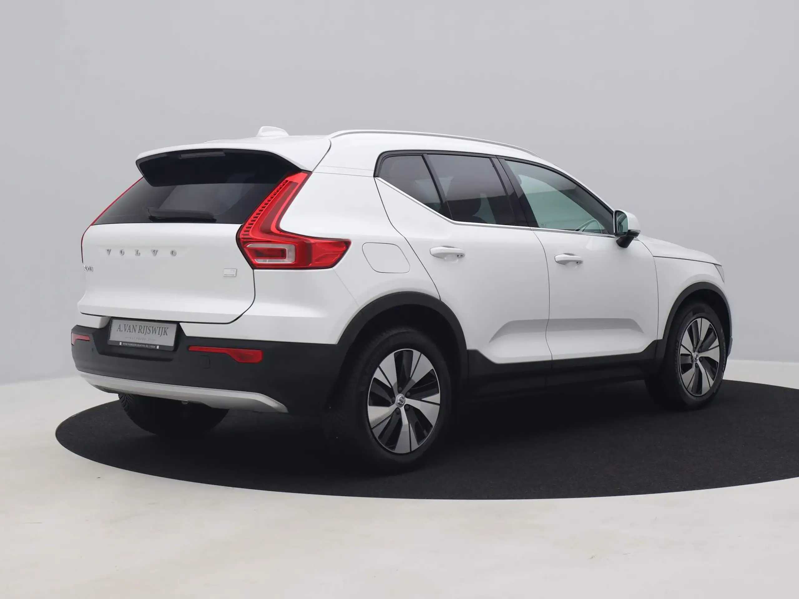 Volvo - XC40