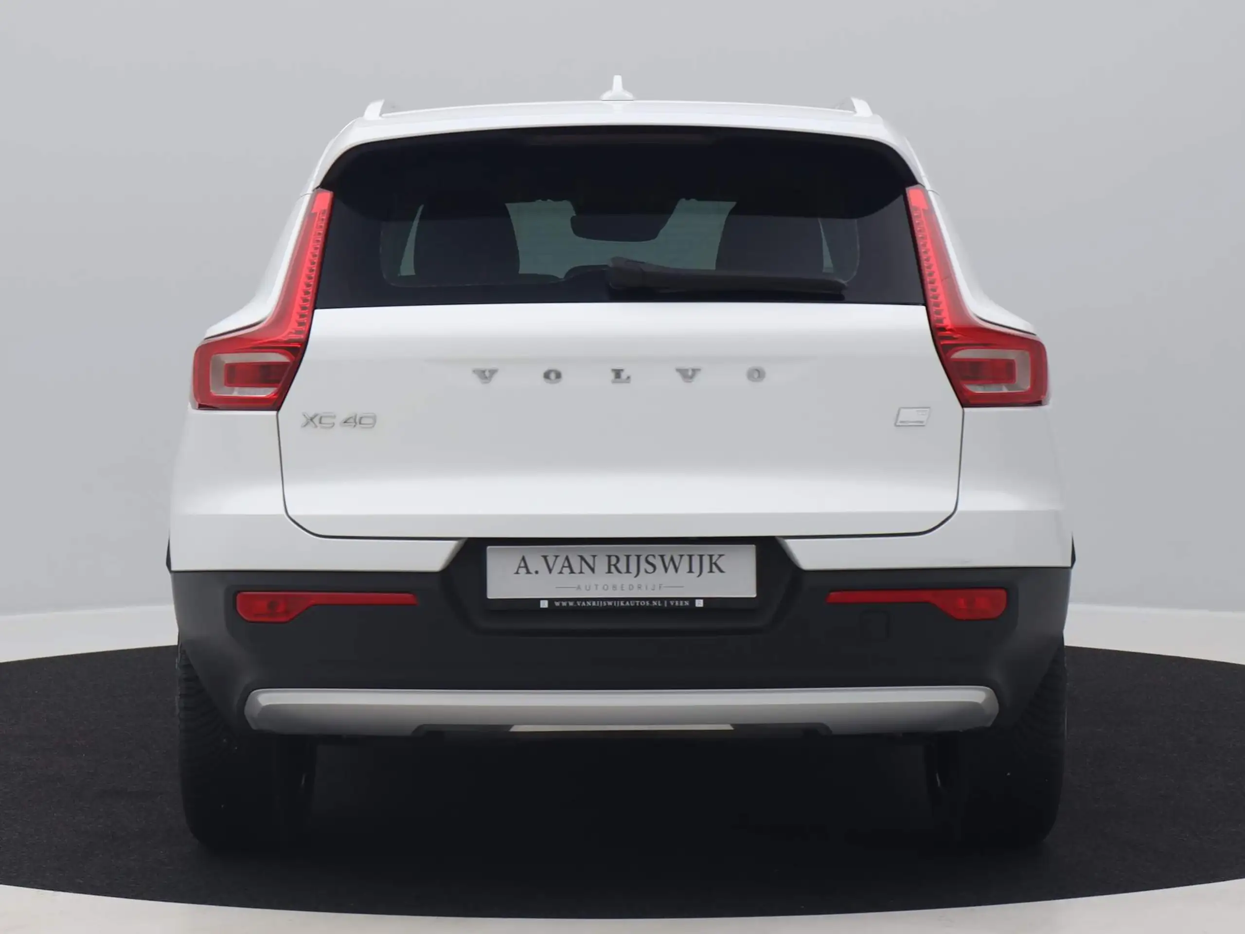 Volvo - XC40