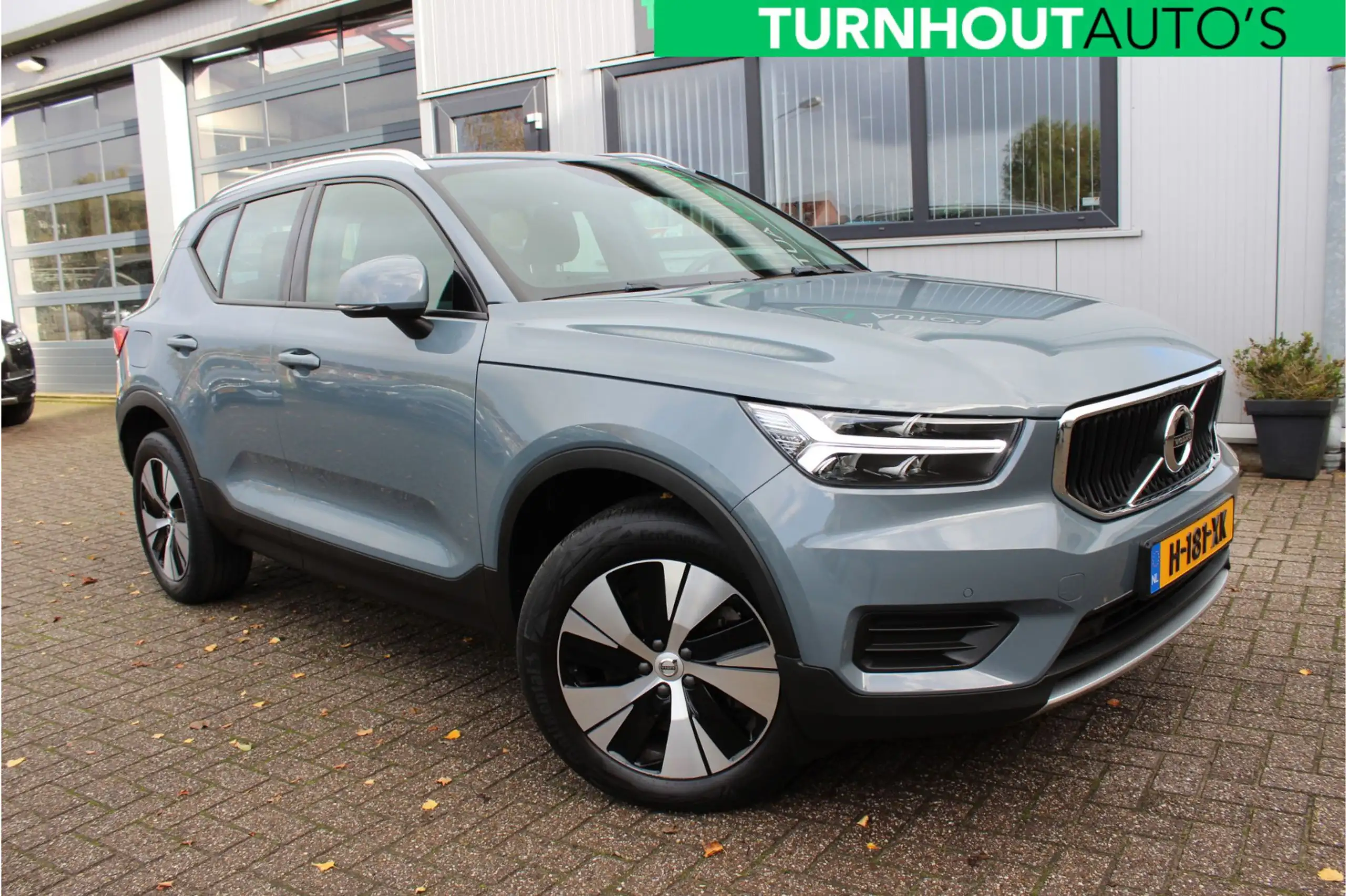 Volvo - XC40