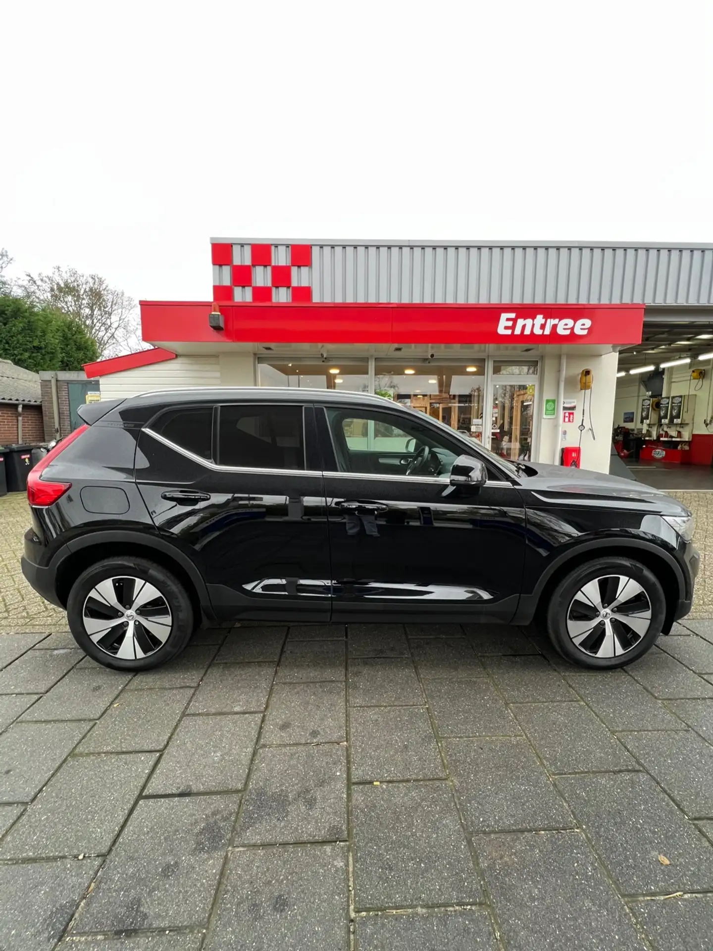 Volvo - XC40