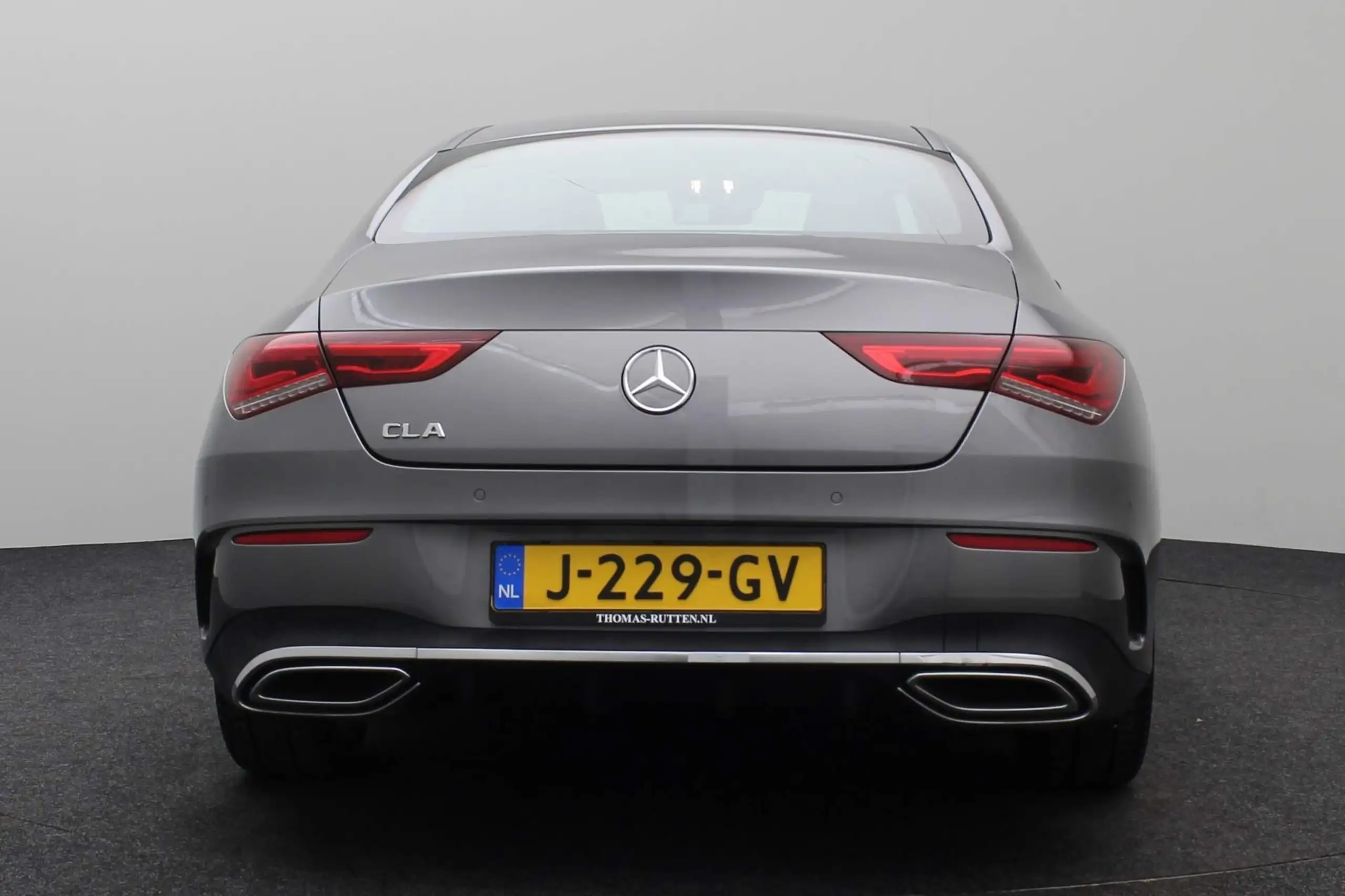 Mercedes-Benz - CLA 180