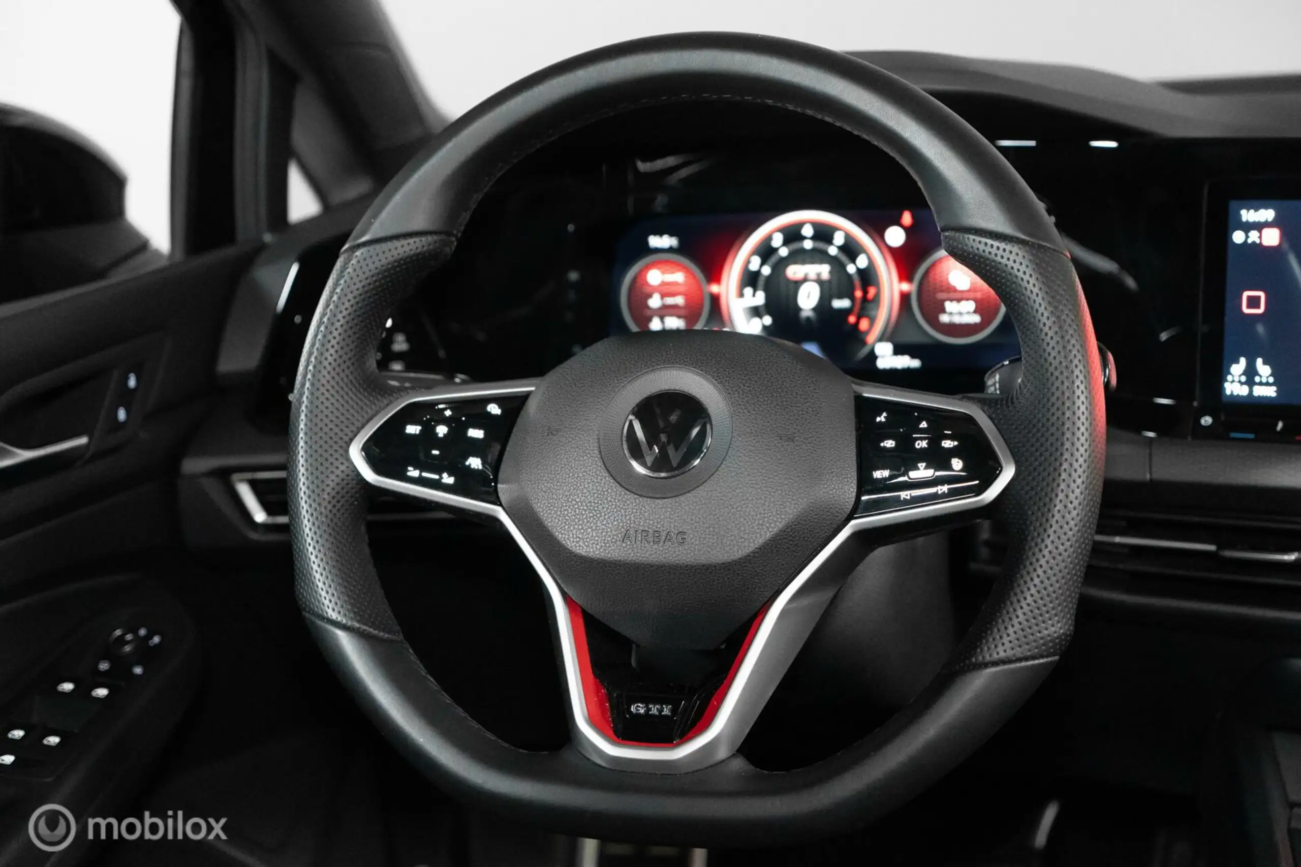 Volkswagen - Golf GTI