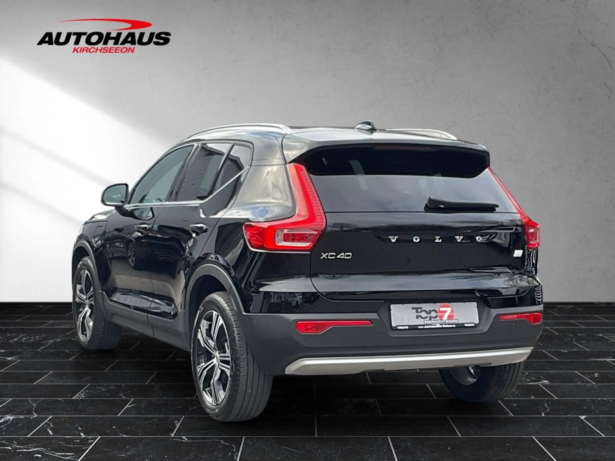 Volvo - XC40