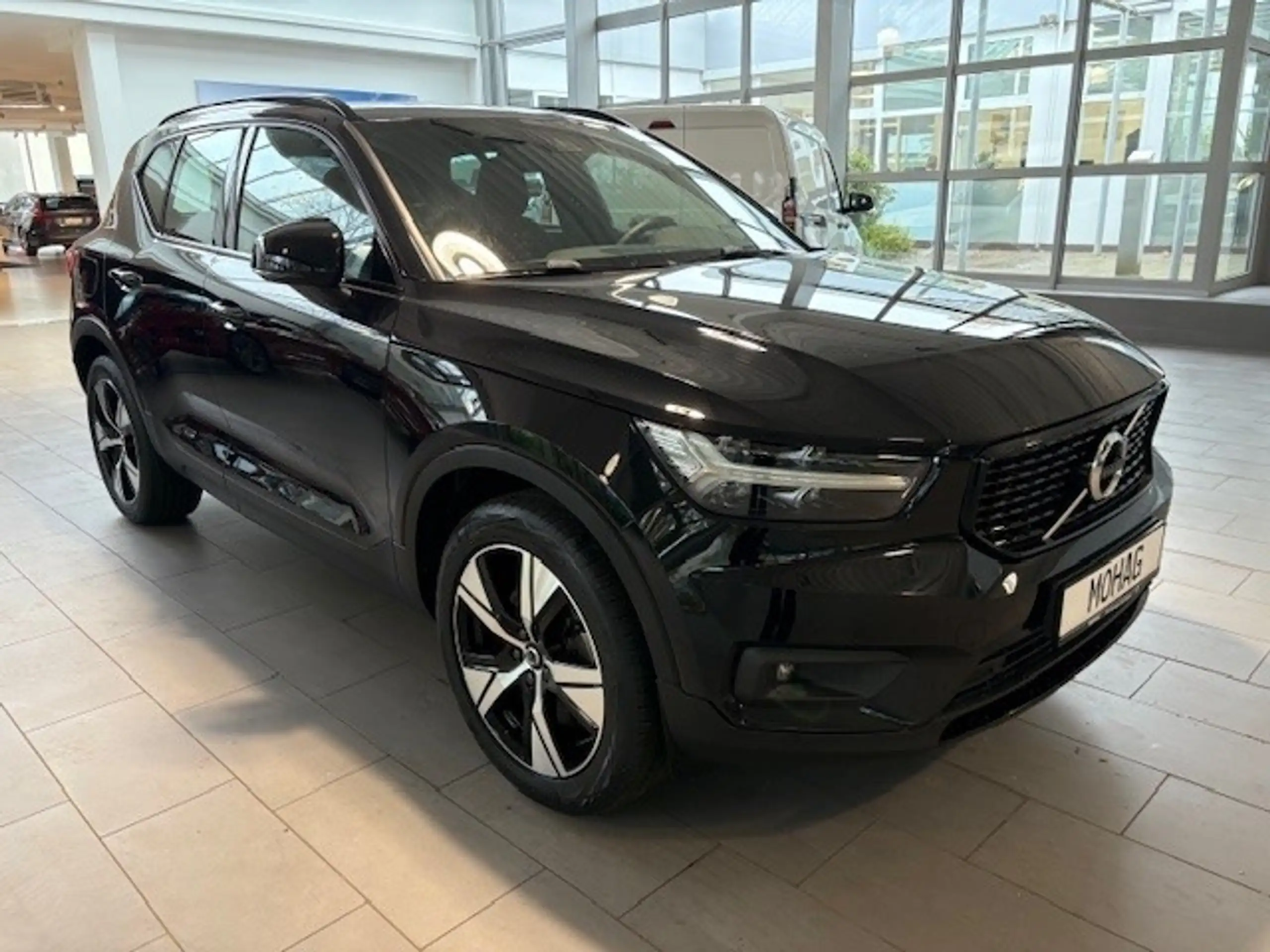 Volvo - XC40