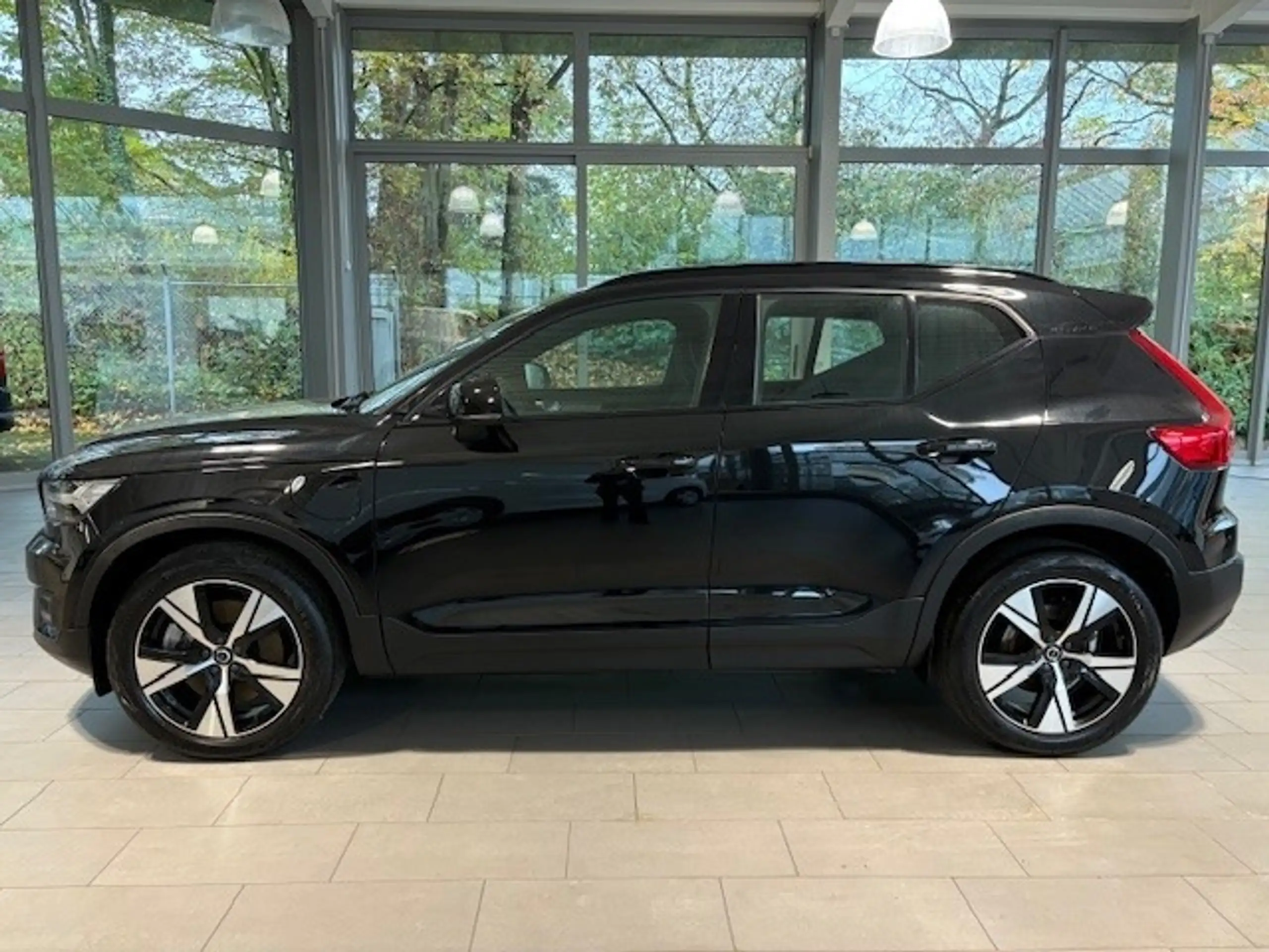 Volvo - XC40