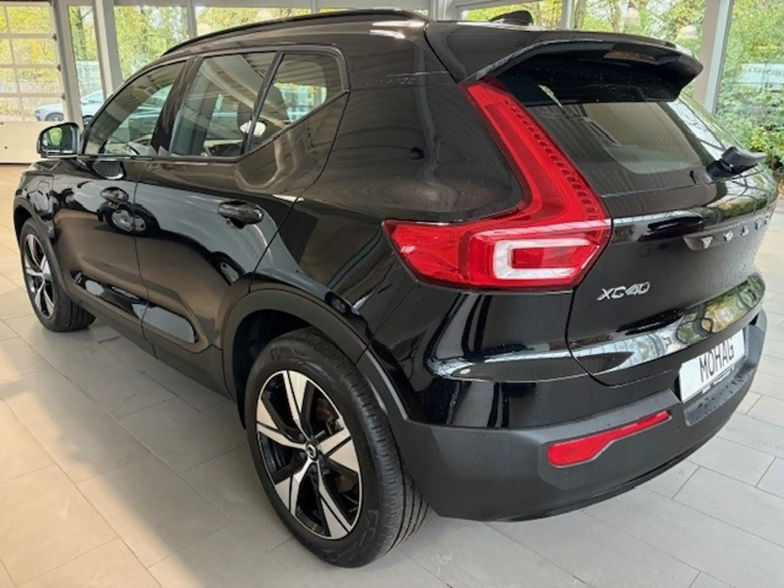 Volvo - XC40