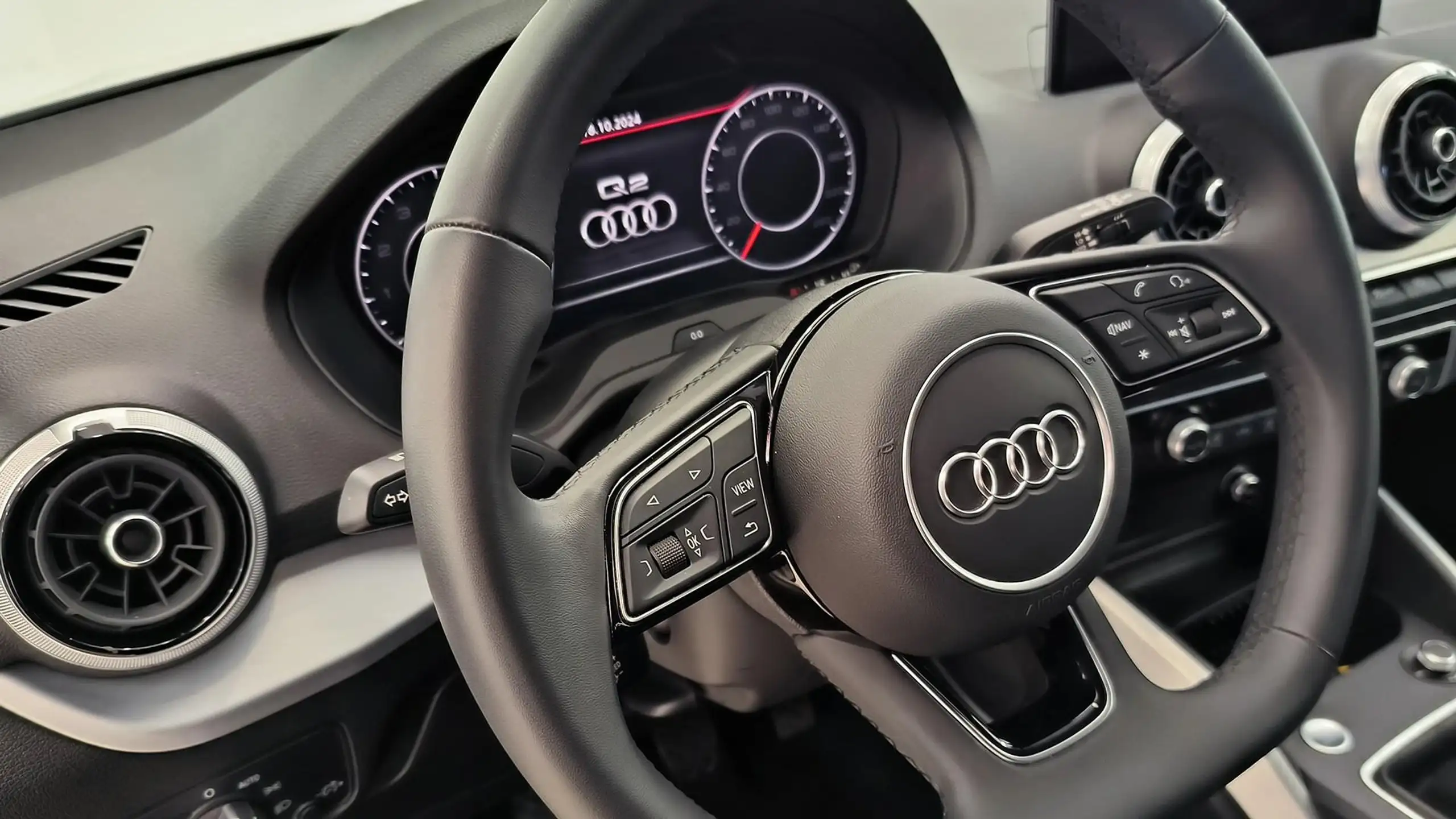 Audi - Q2