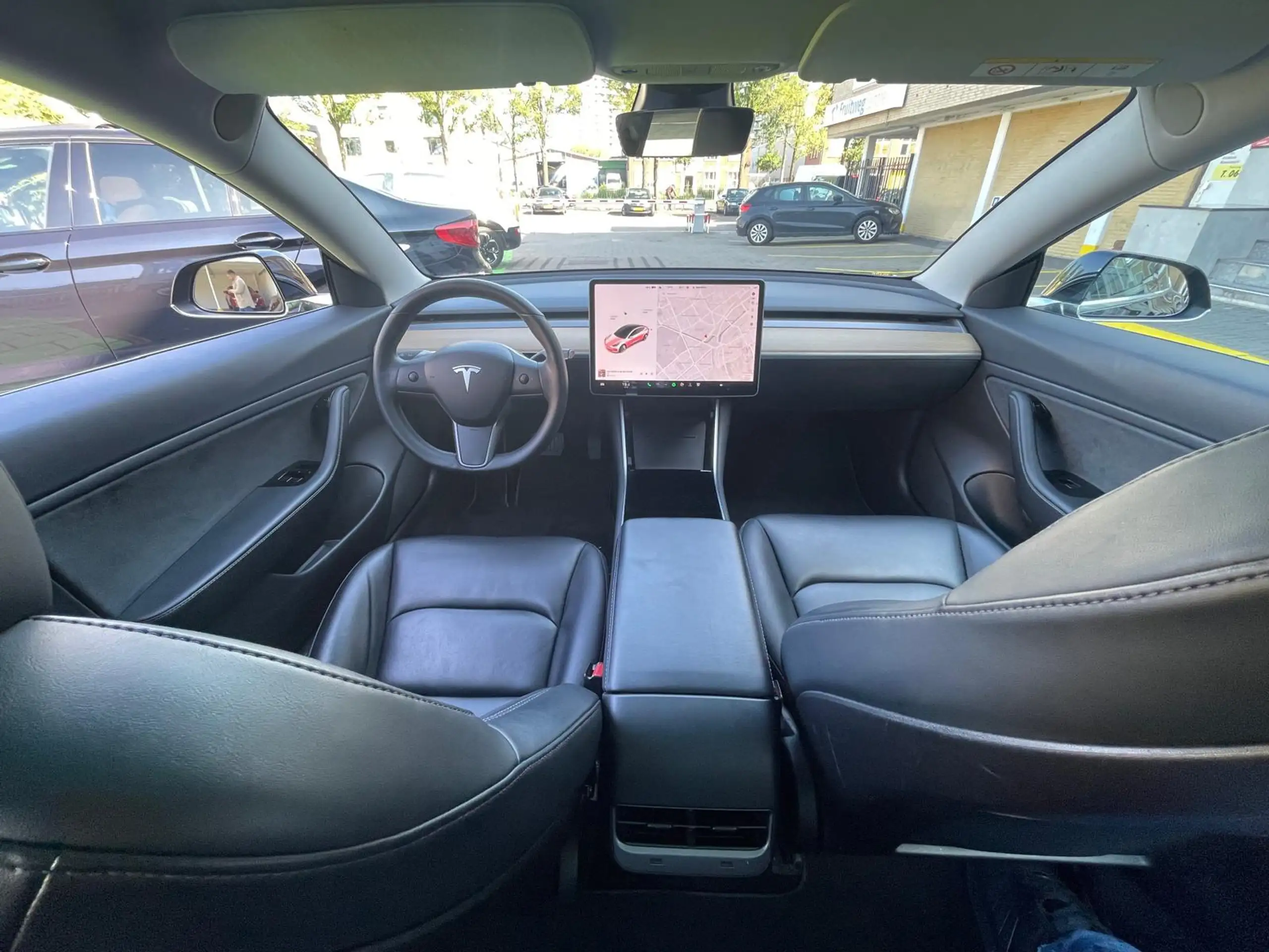 Tesla - Model 3