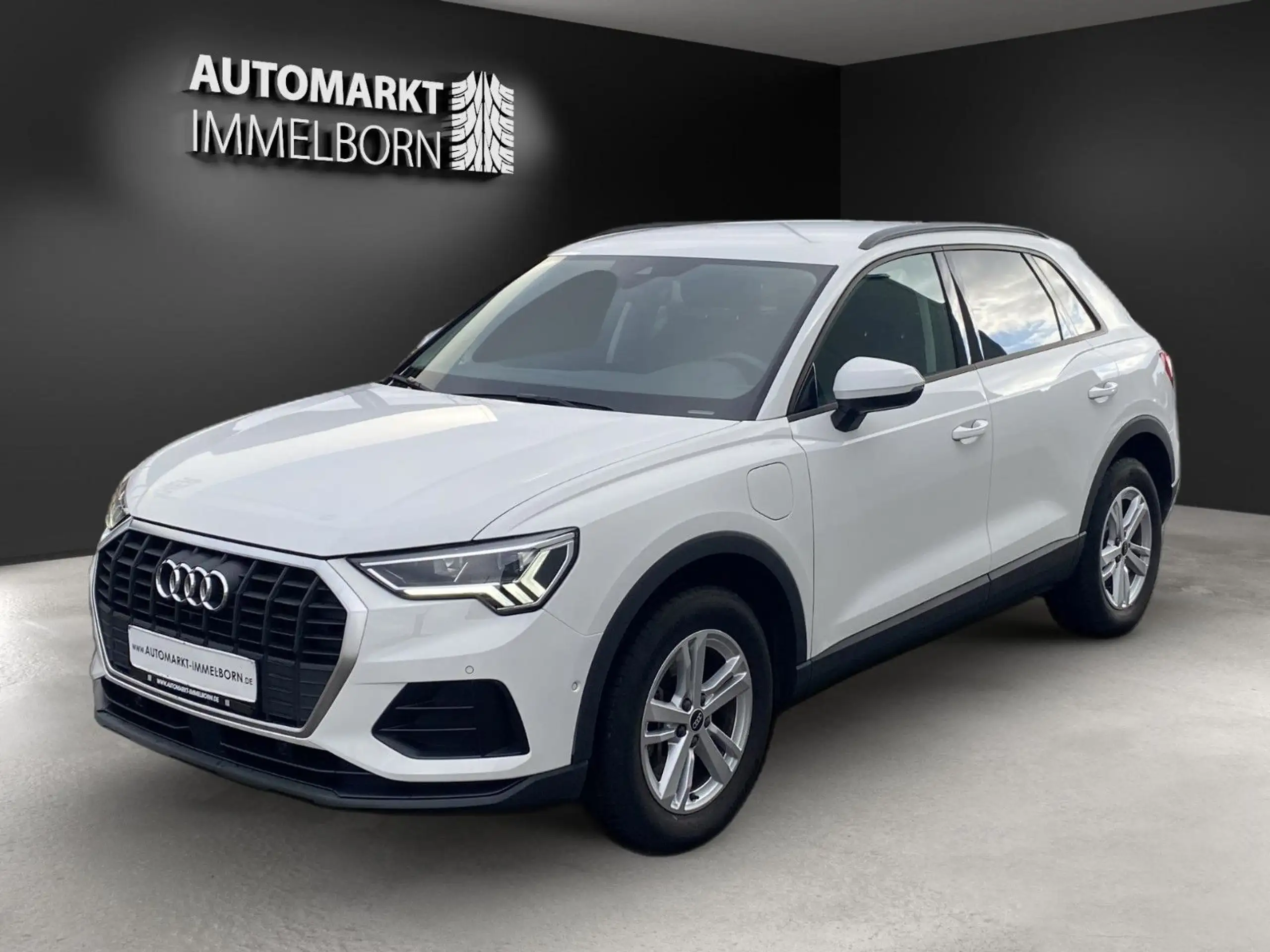 Audi - Q3