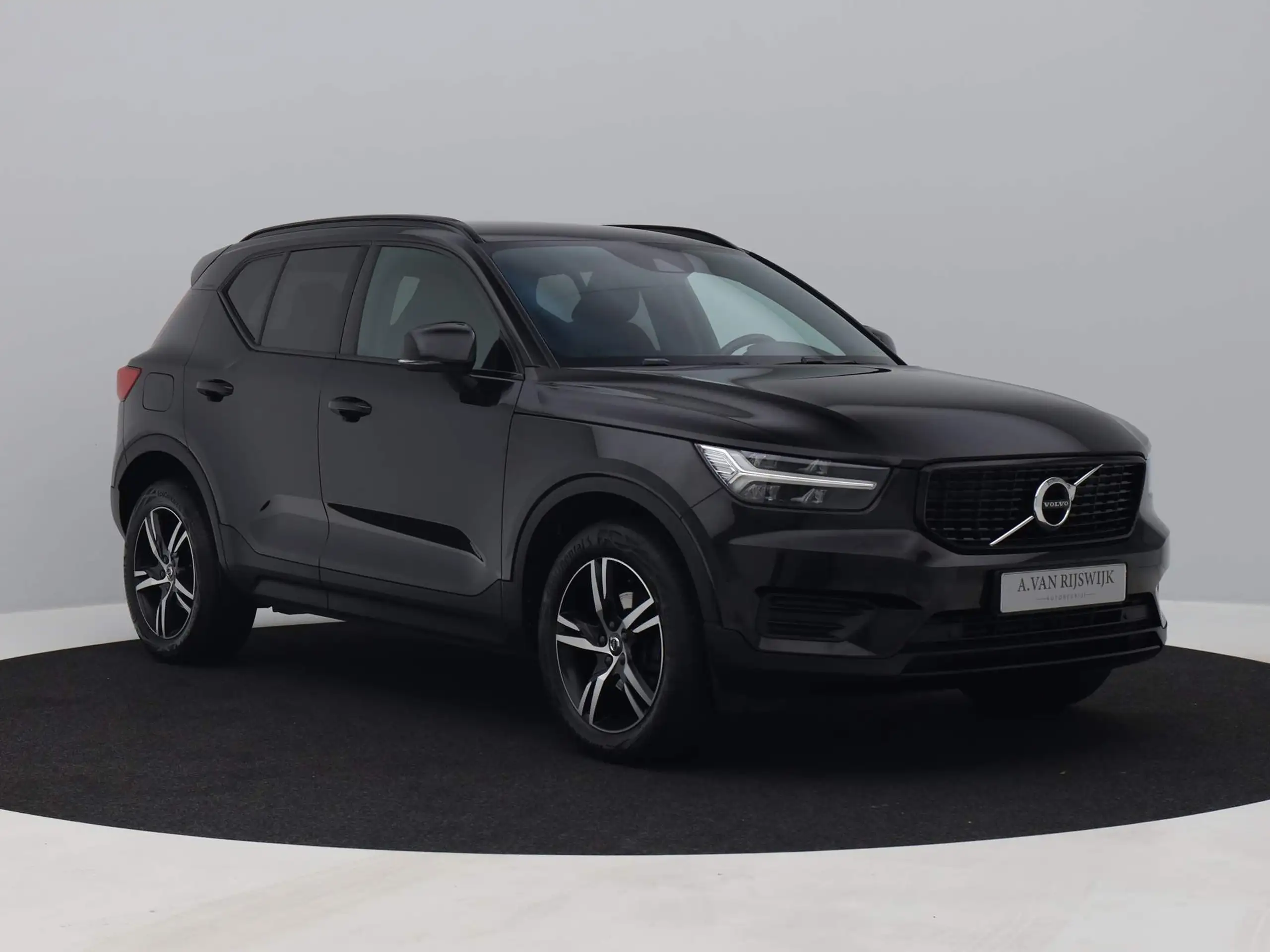 Volvo - XC40