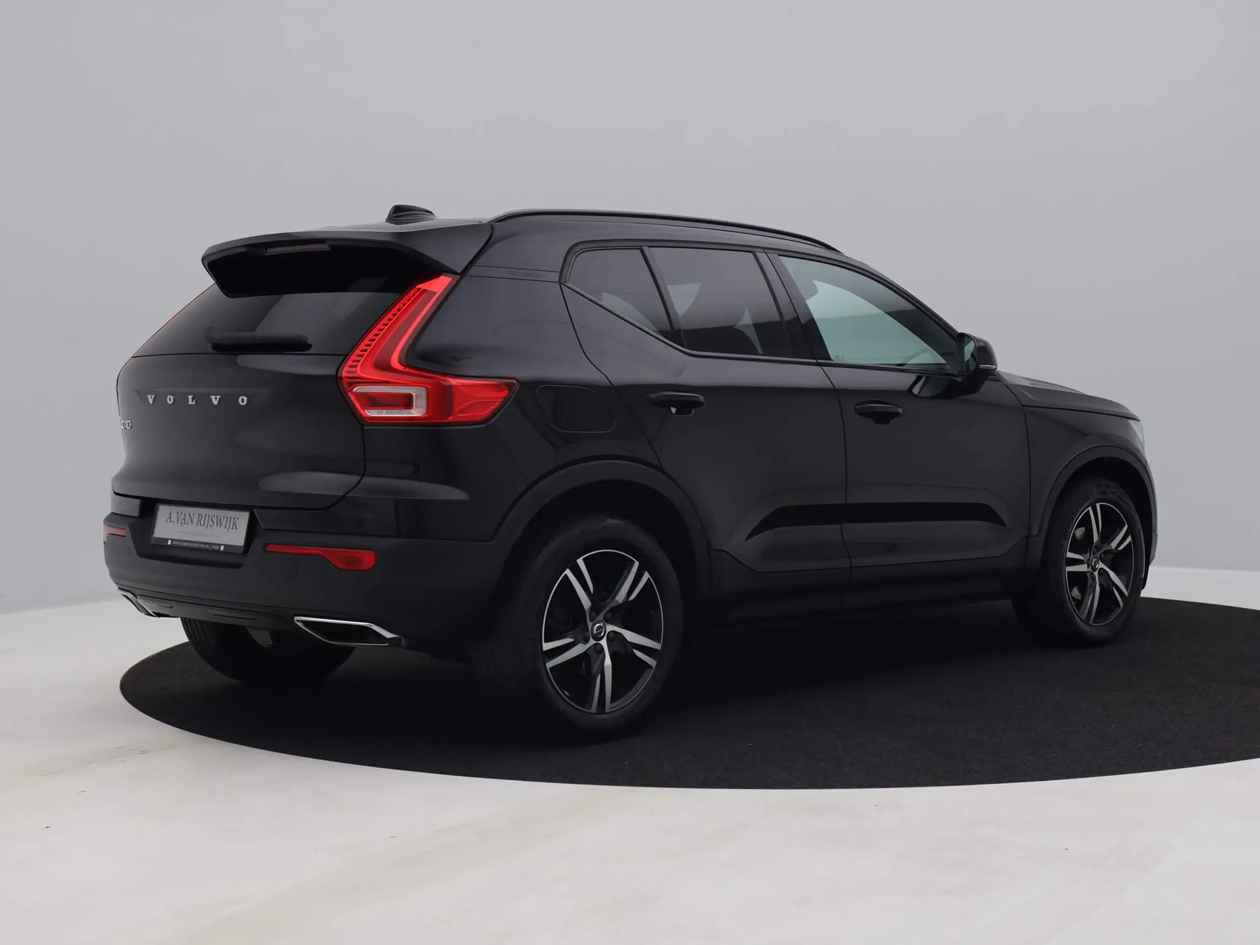 Volvo - XC40