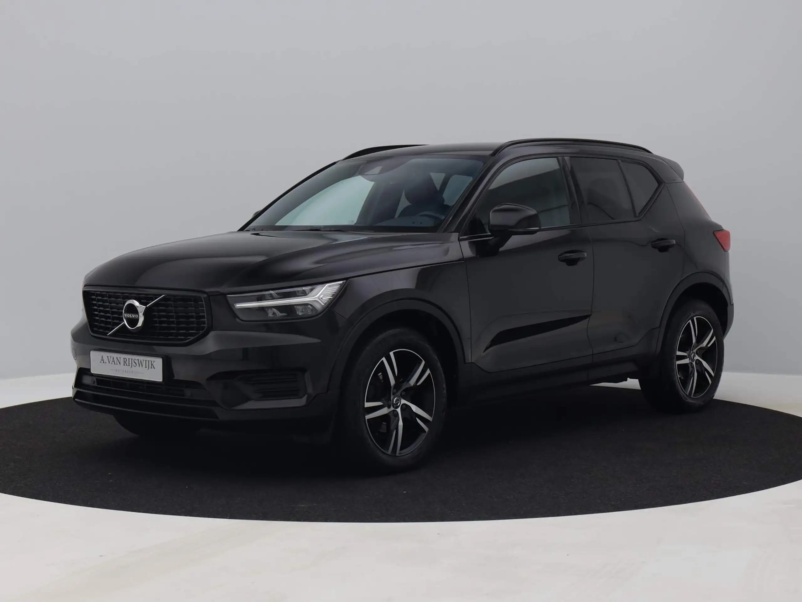 Volvo - XC40