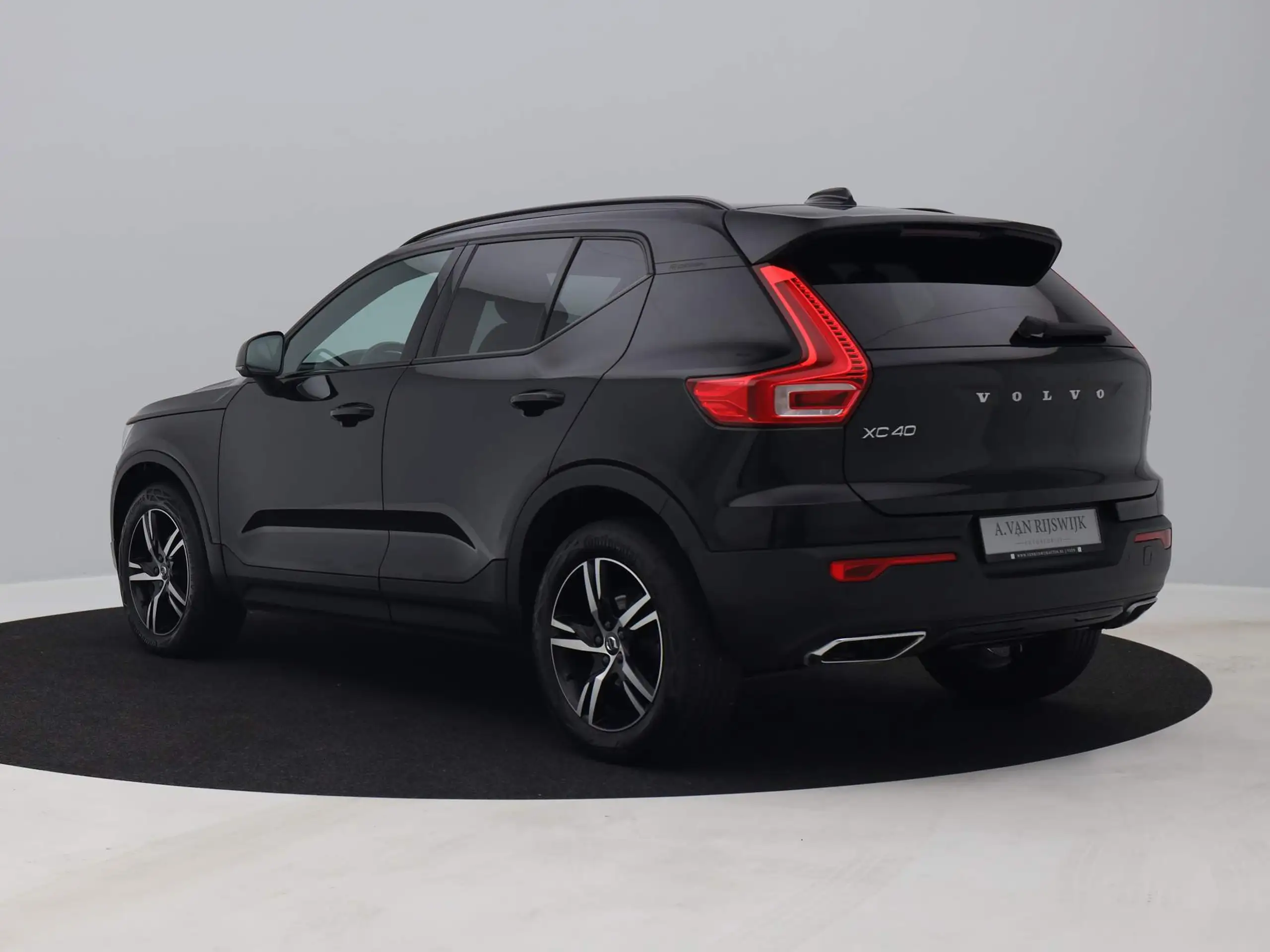 Volvo - XC40