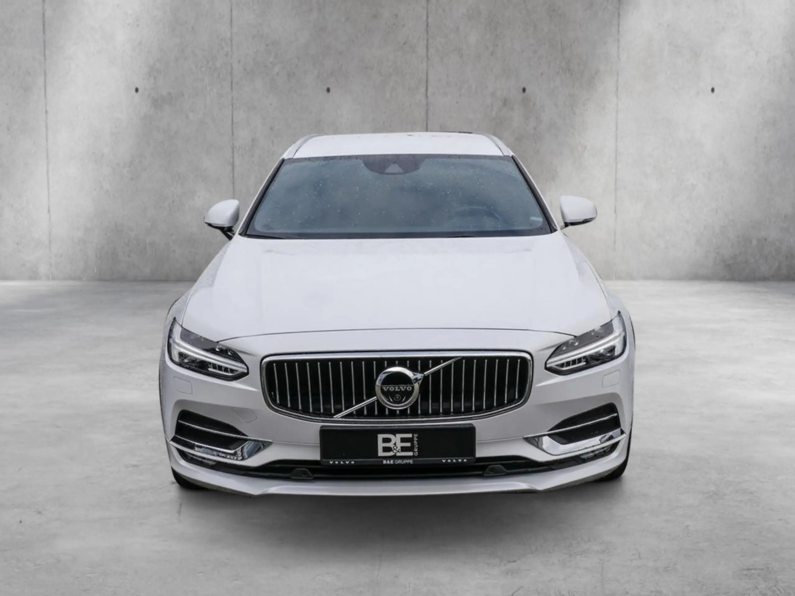 Volvo - V90