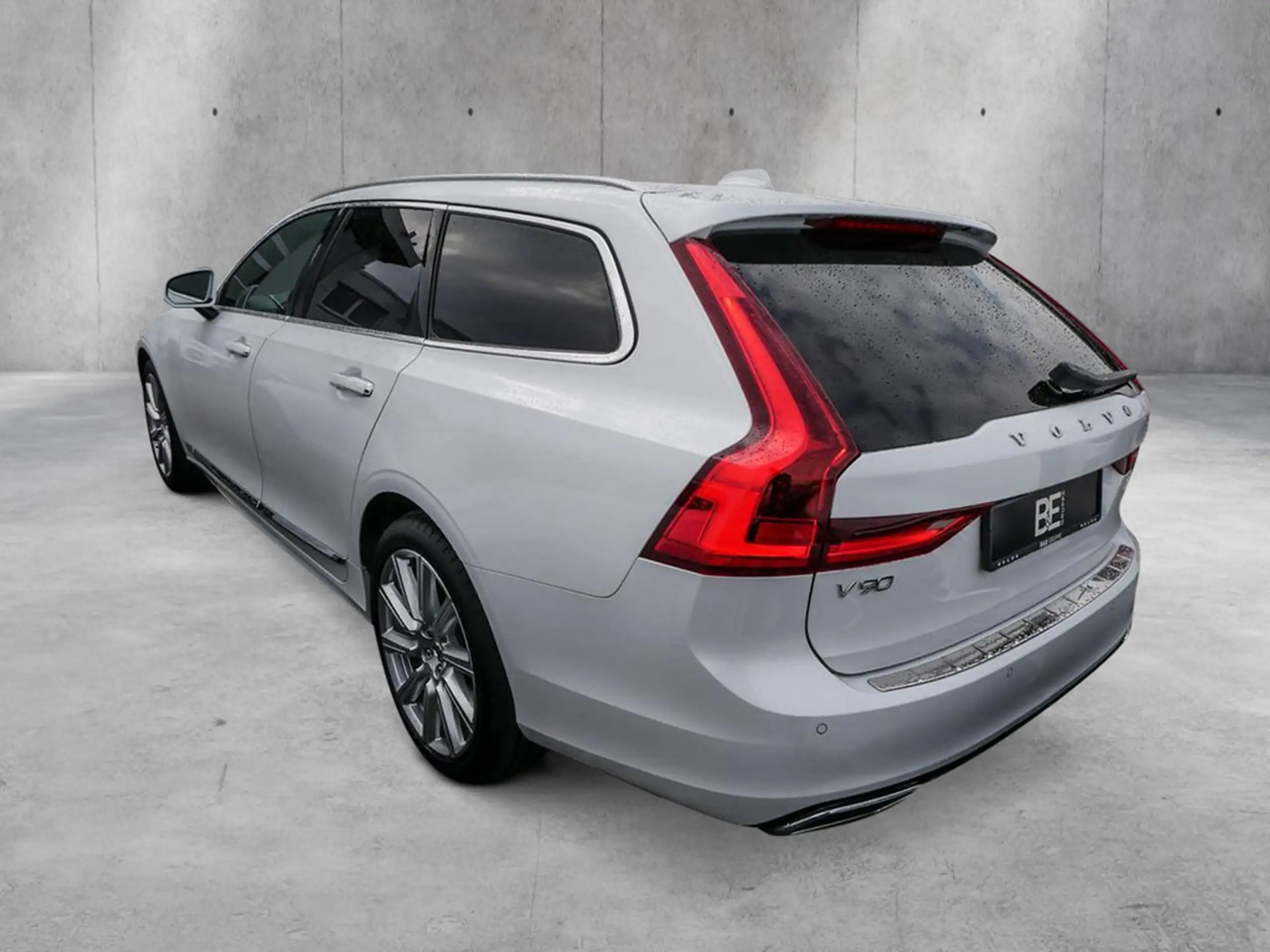 Volvo - V90