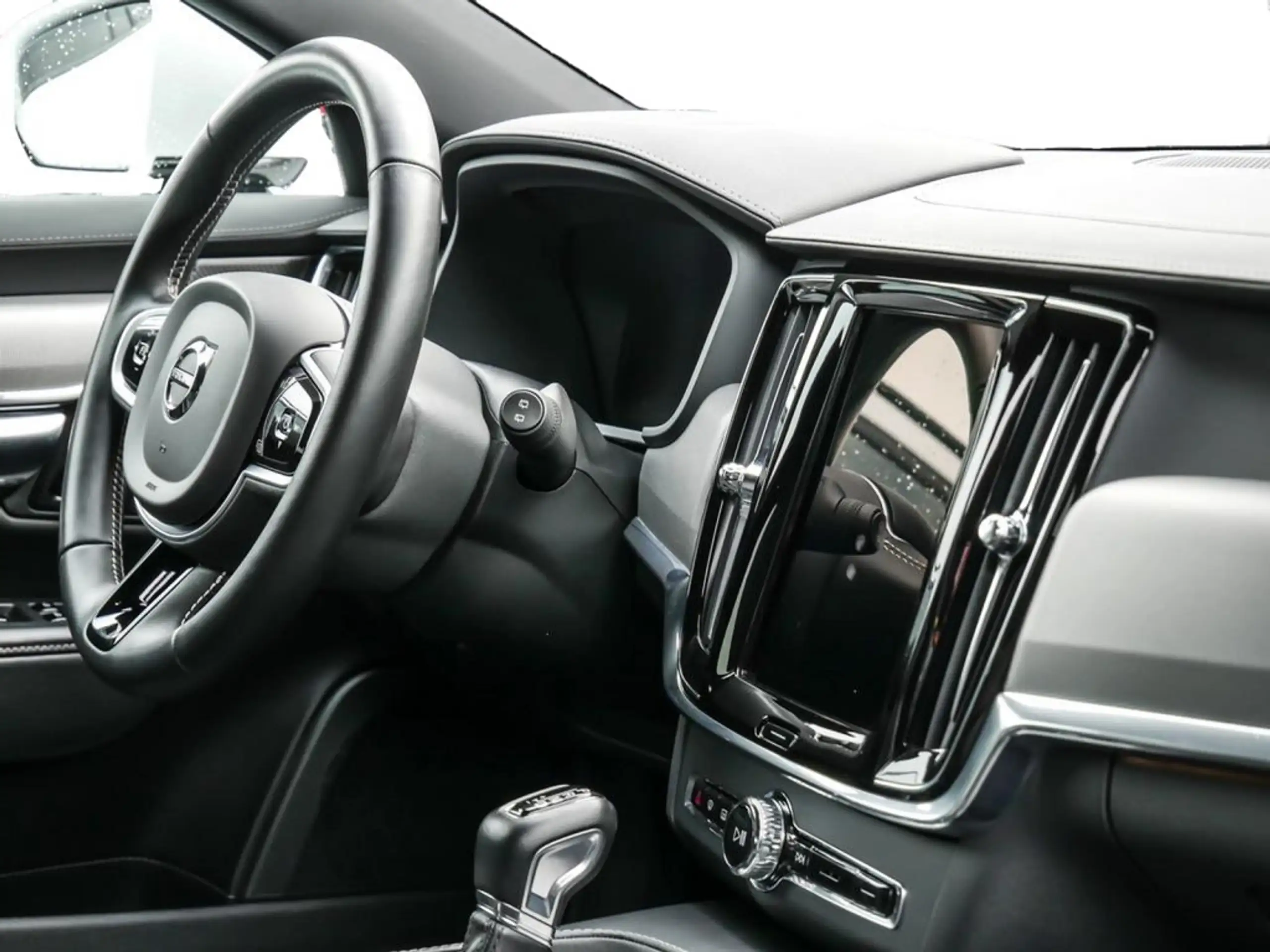 Volvo - V90