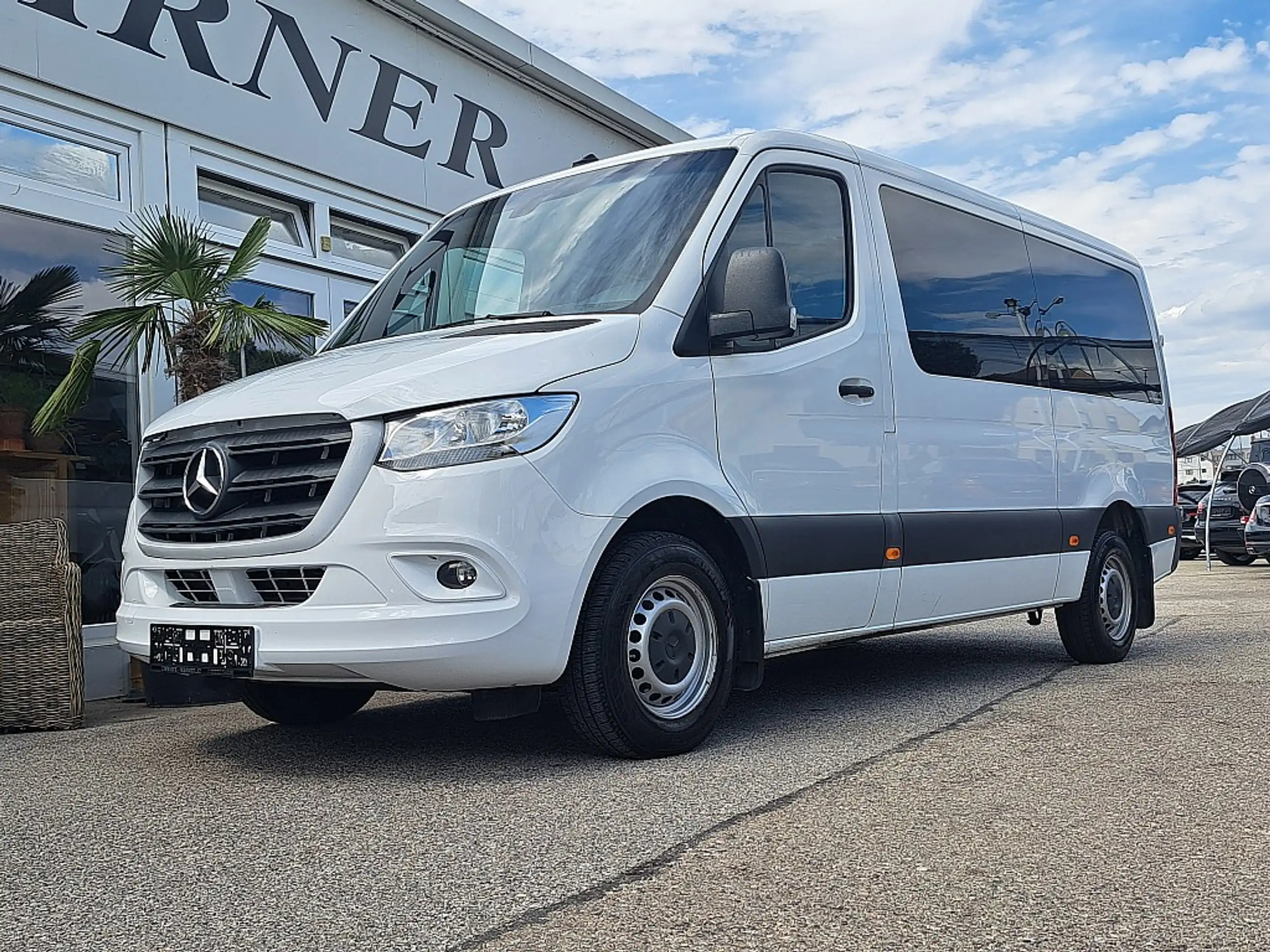 Mercedes-Benz - Sprinter