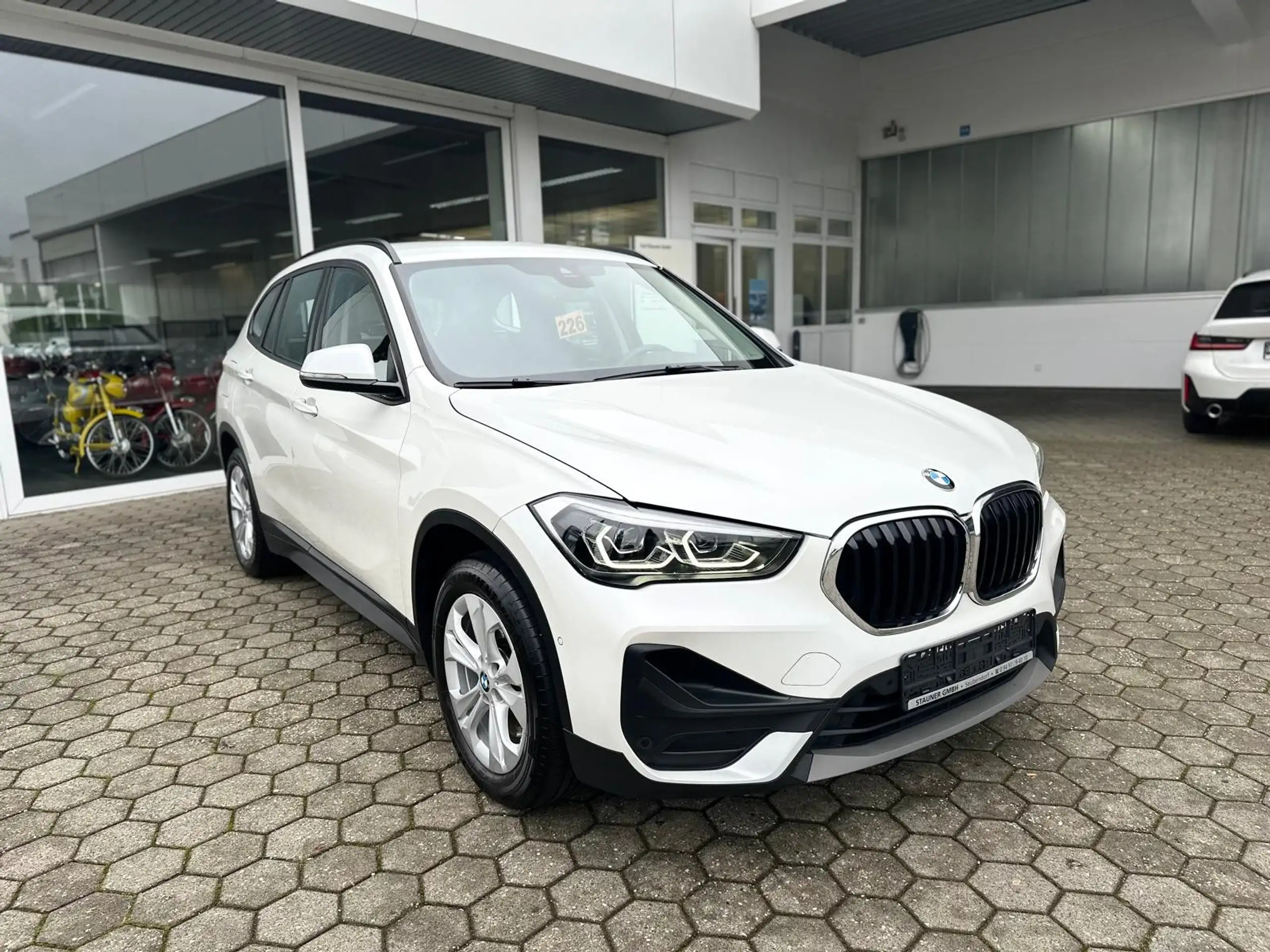 BMW - X1