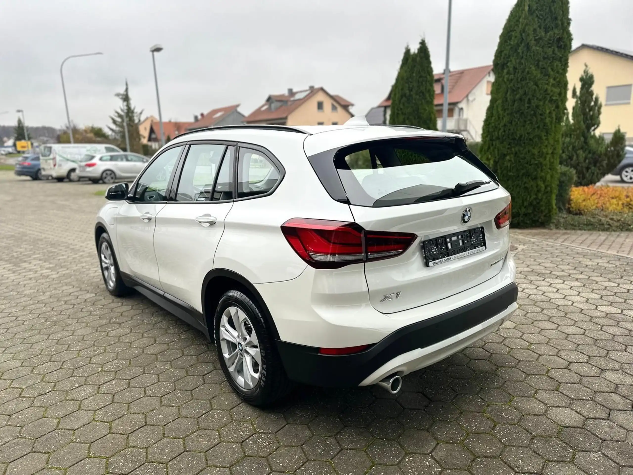 BMW - X1