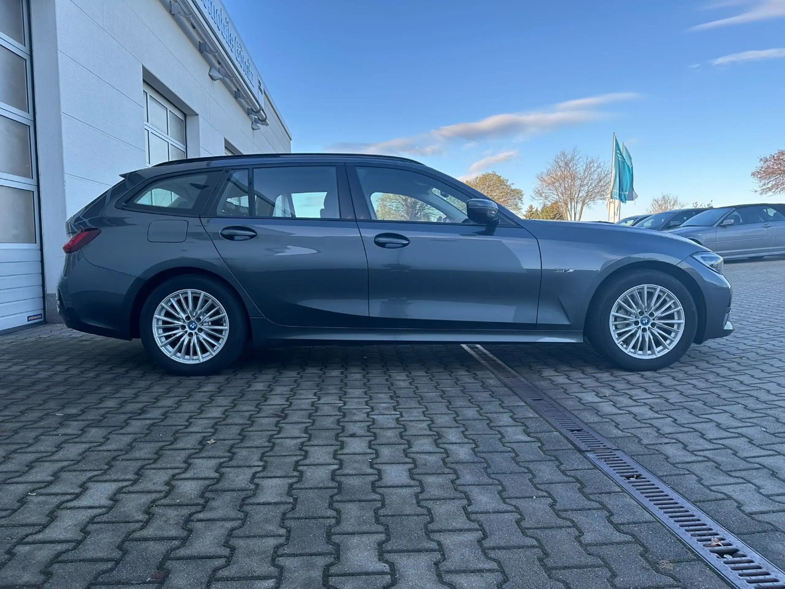 BMW - 330