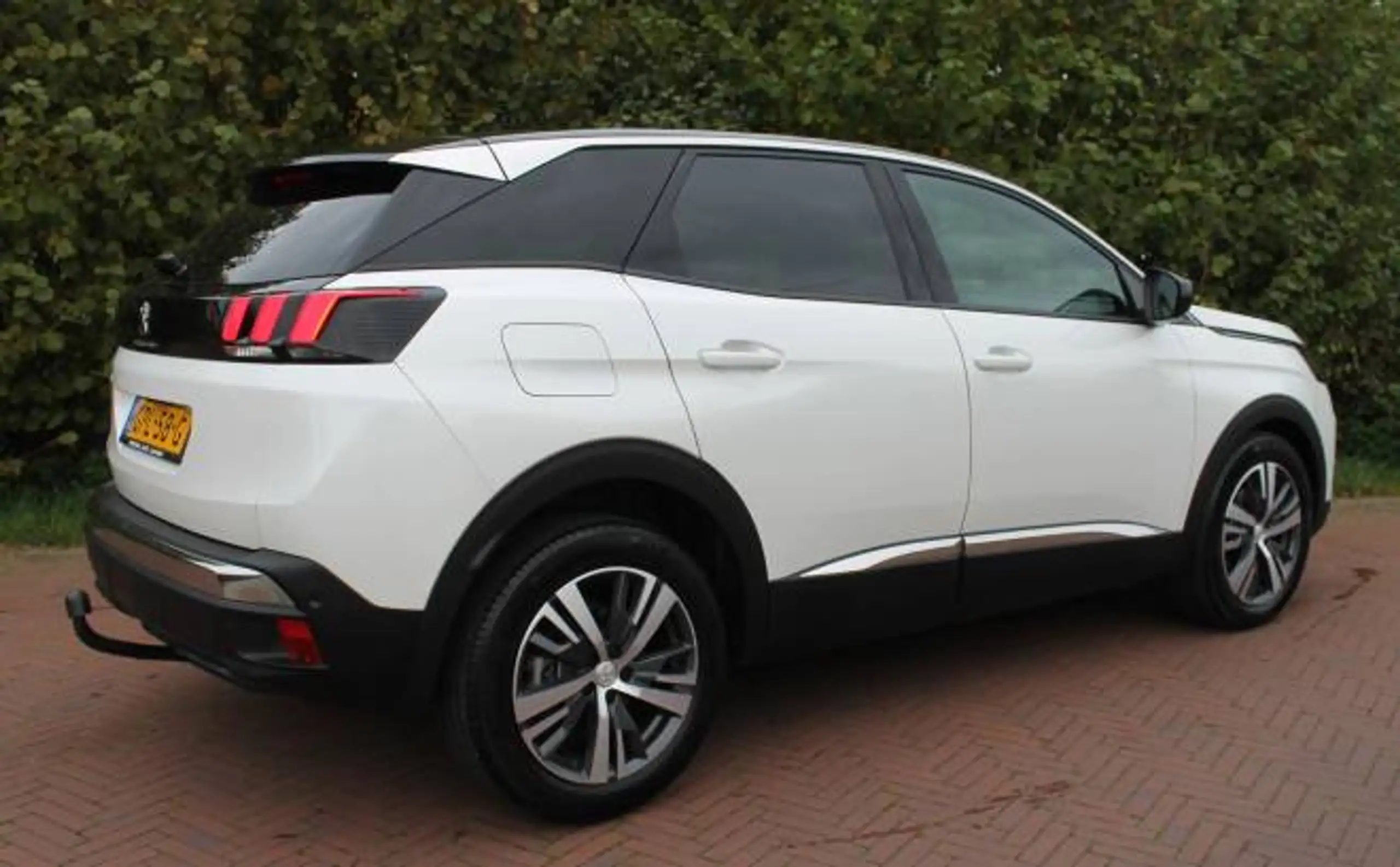 Peugeot - 3008