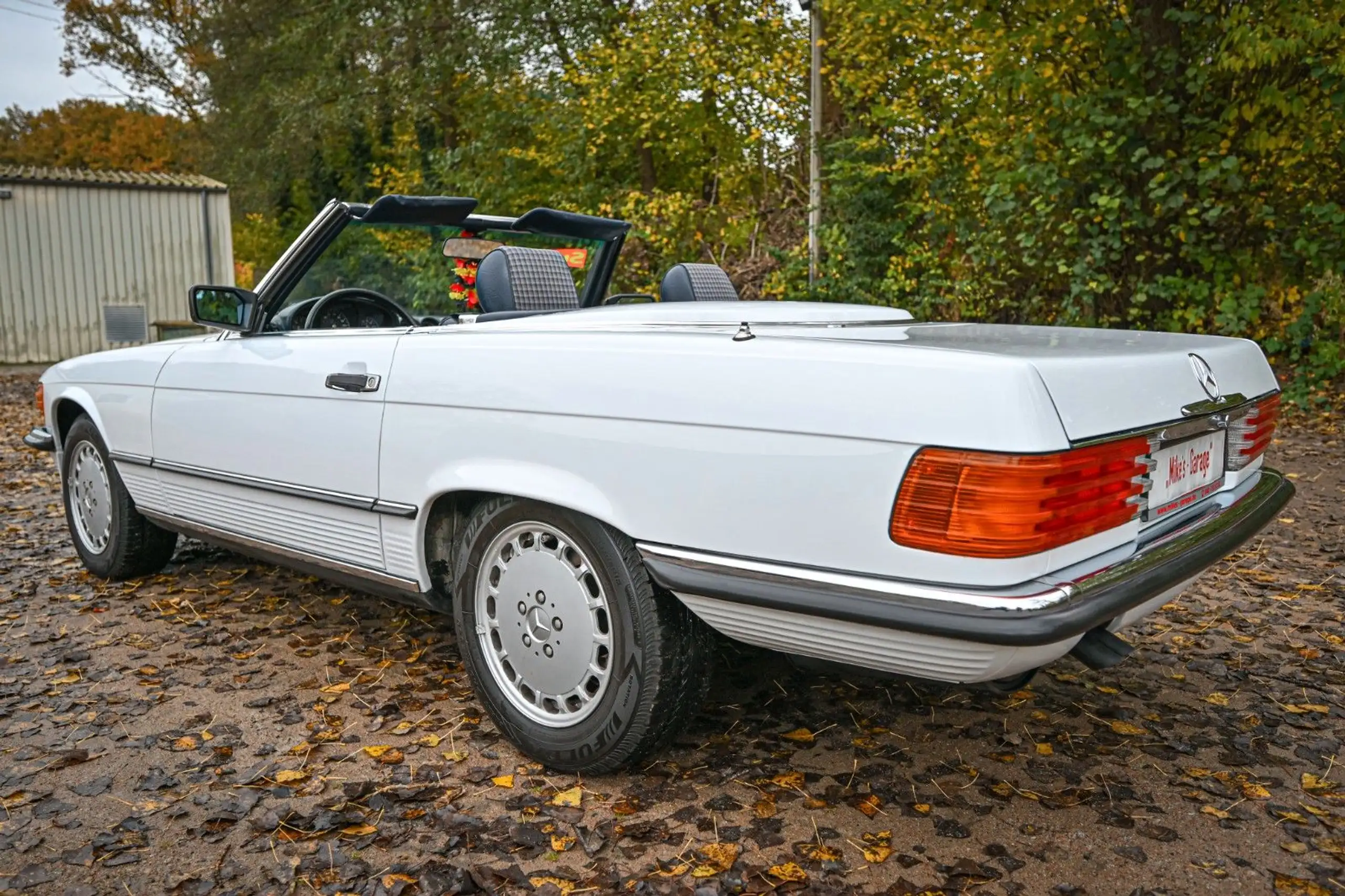 Mercedes-Benz - SL 300