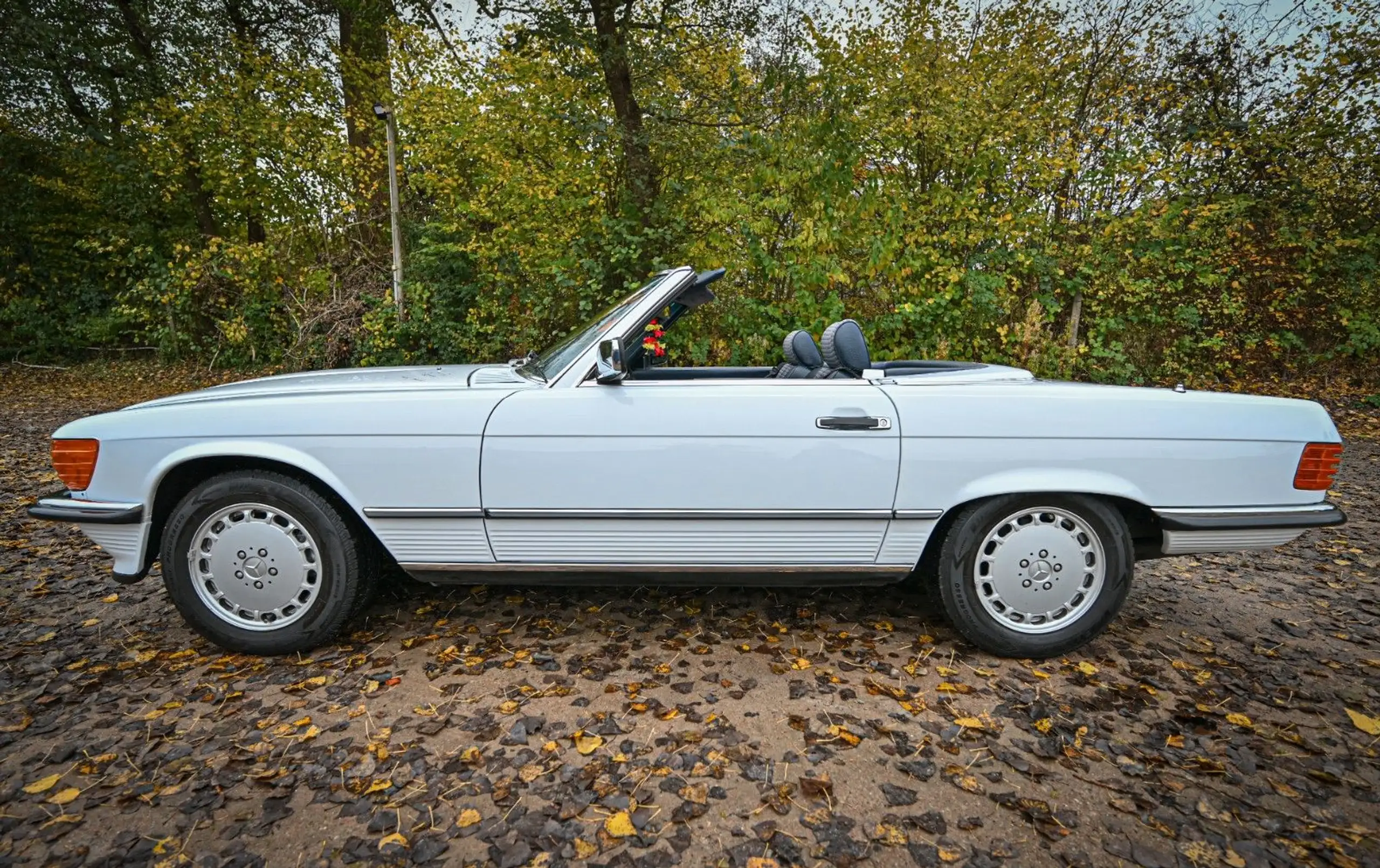 Mercedes-Benz - SL 300