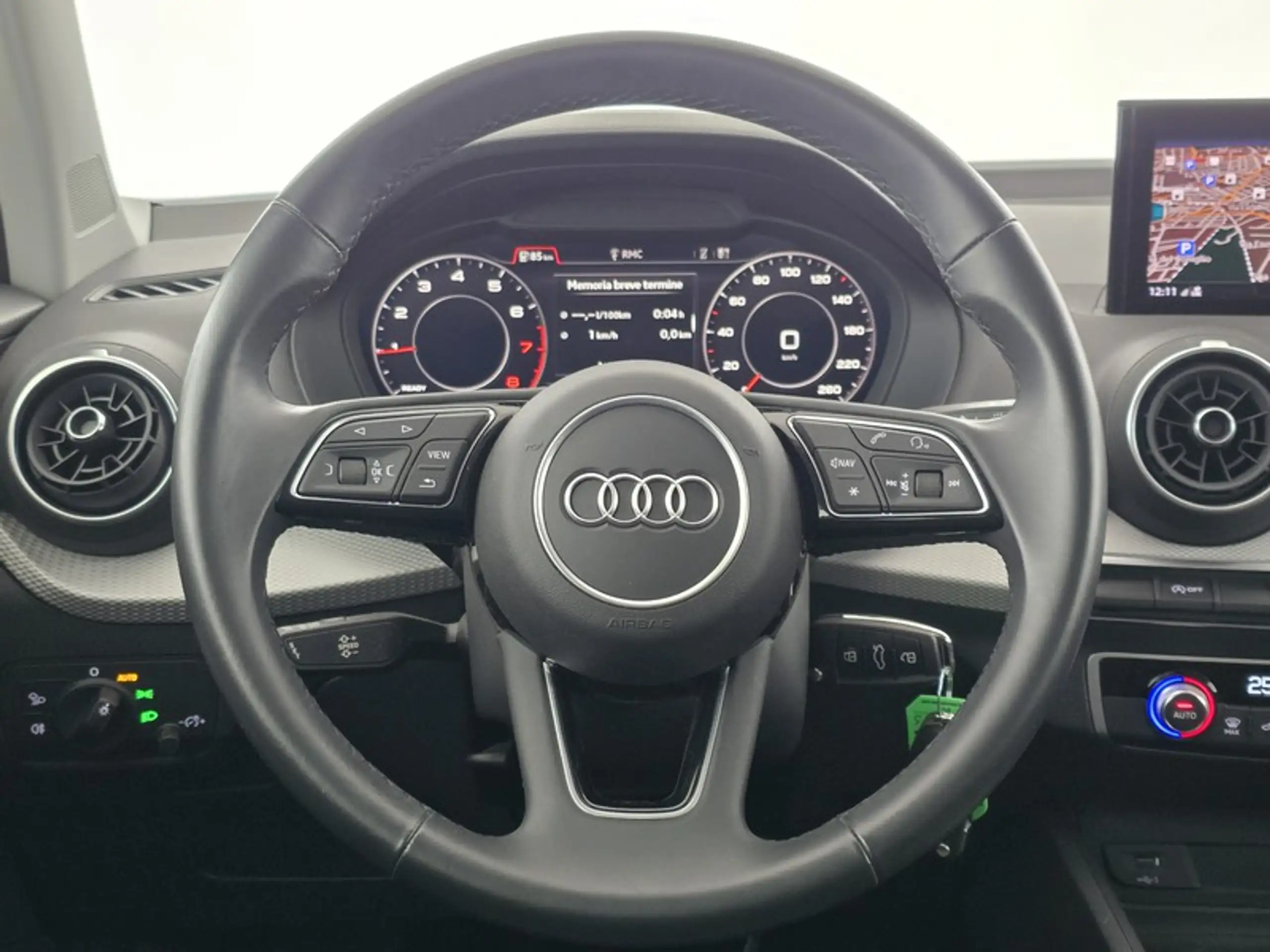 Audi - Q2