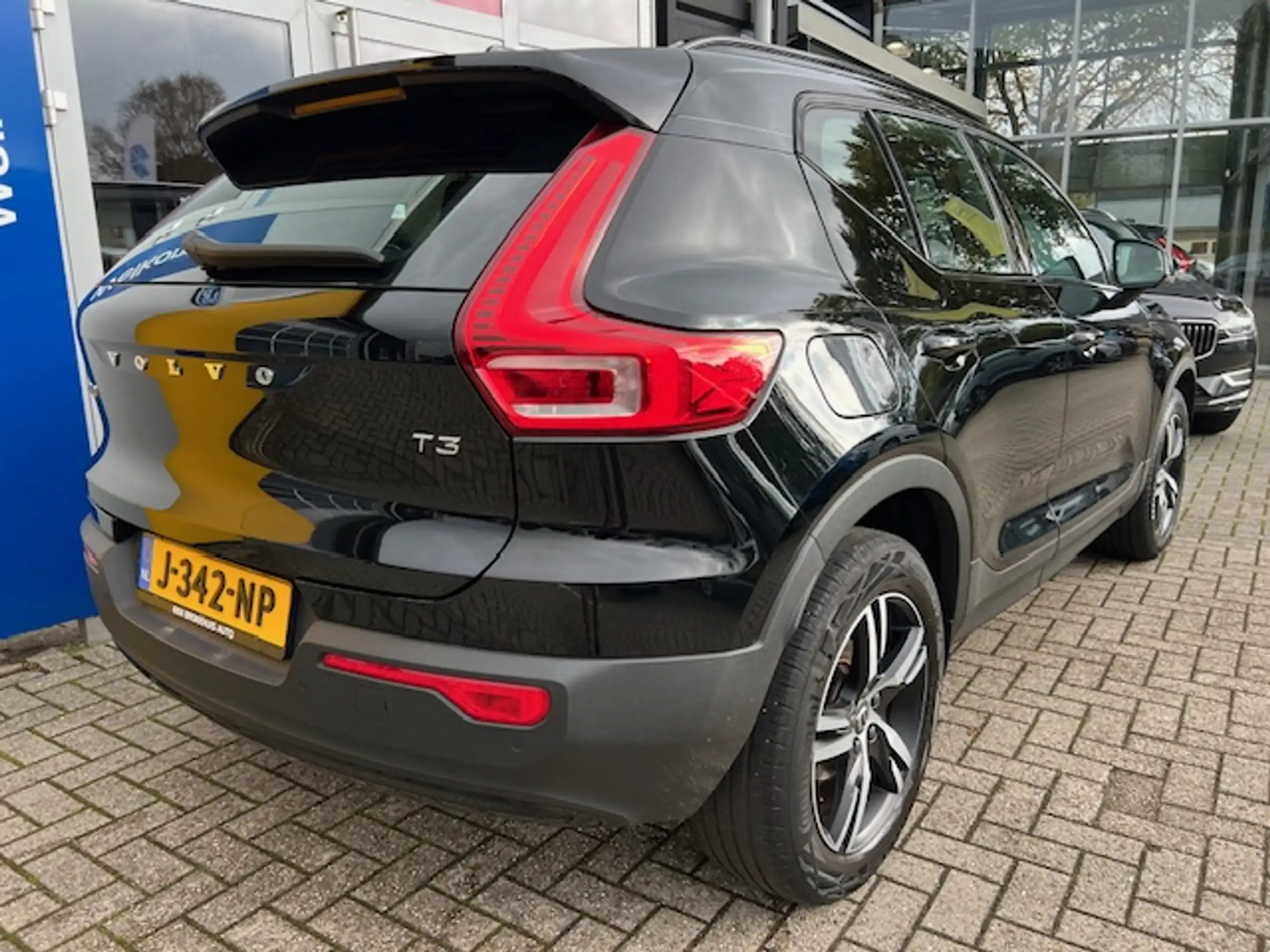 Volvo - XC40