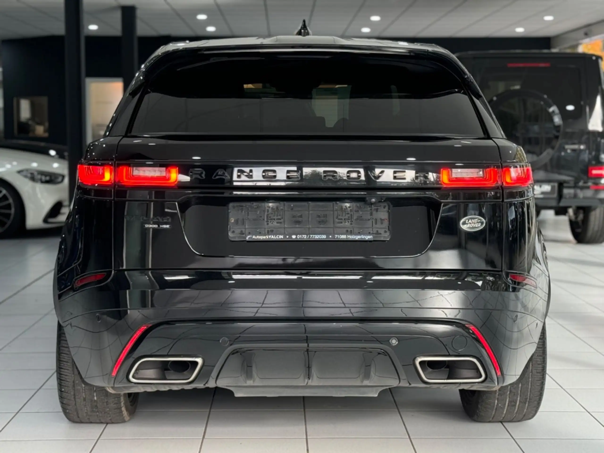 Land Rover - Range Rover Velar