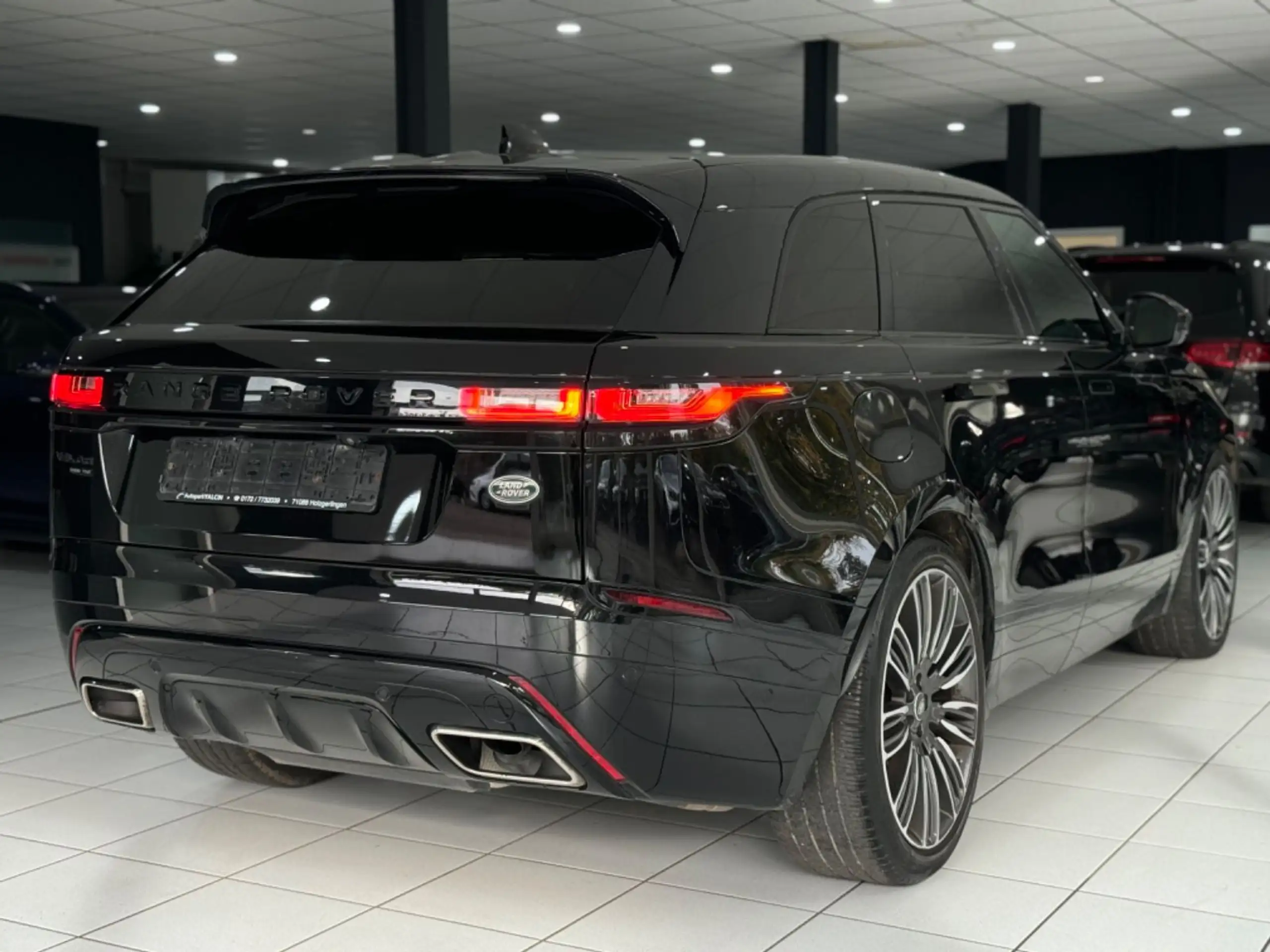 Land Rover - Range Rover Velar