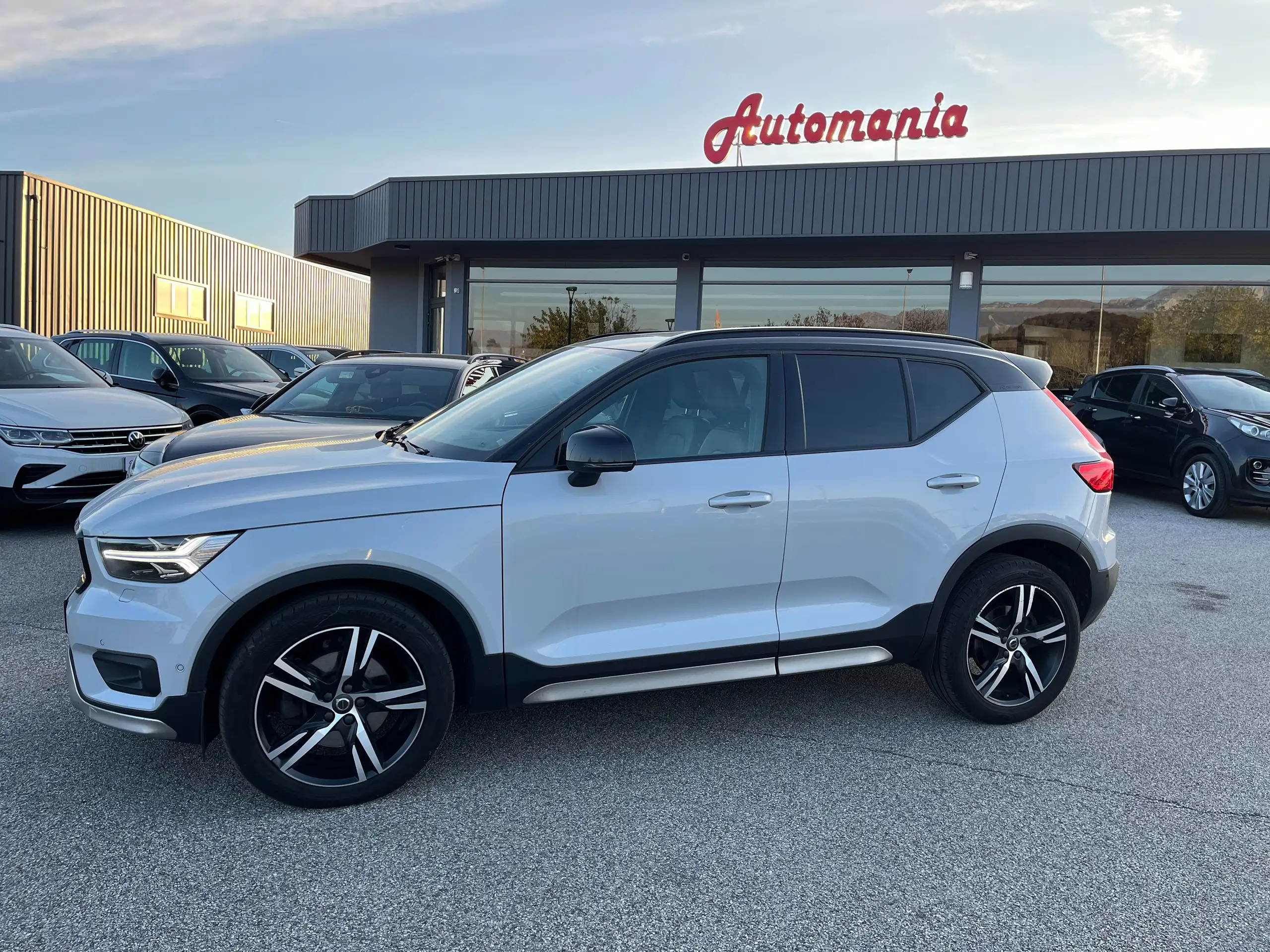 Volvo - XC40