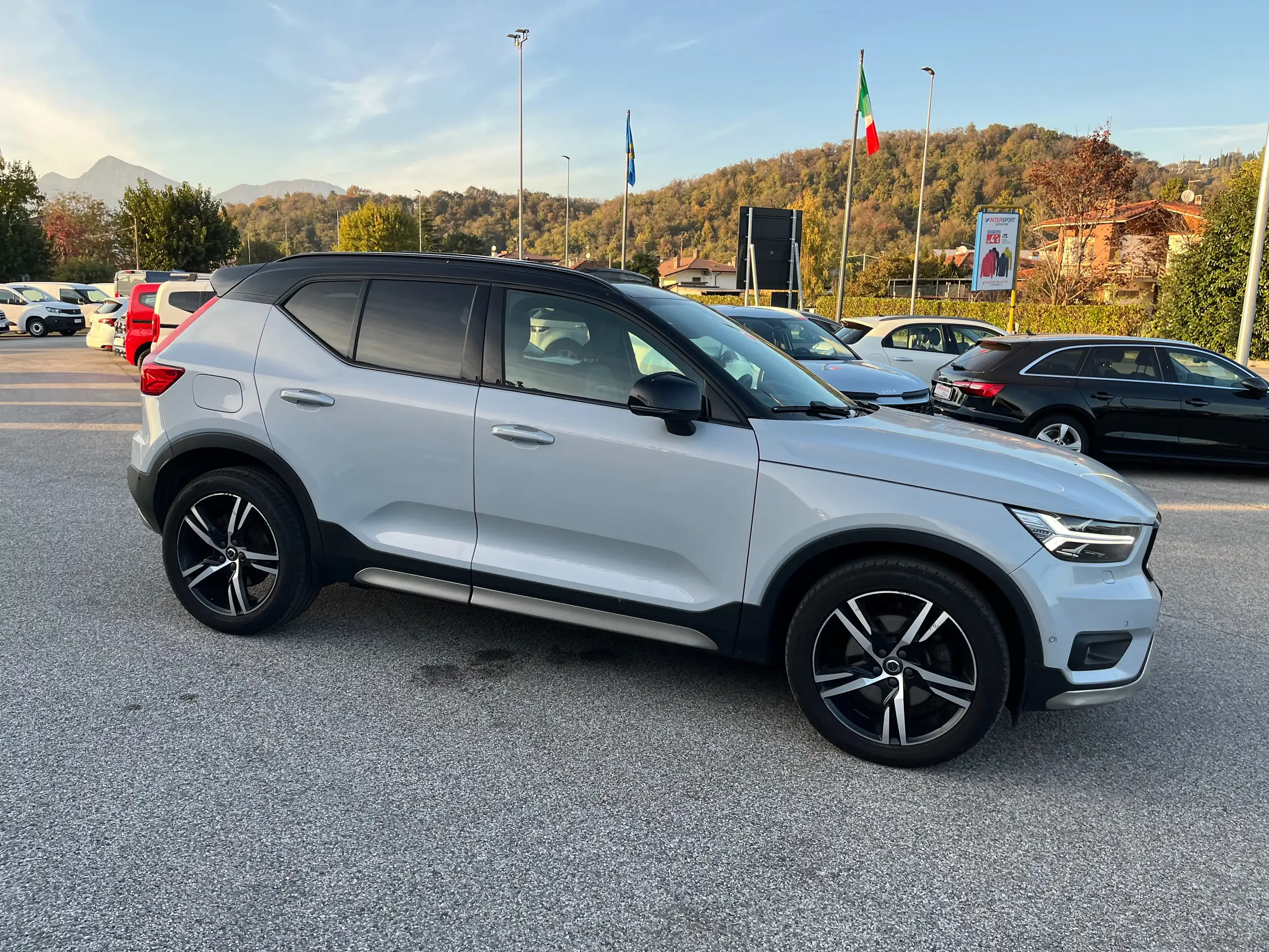 Volvo - XC40