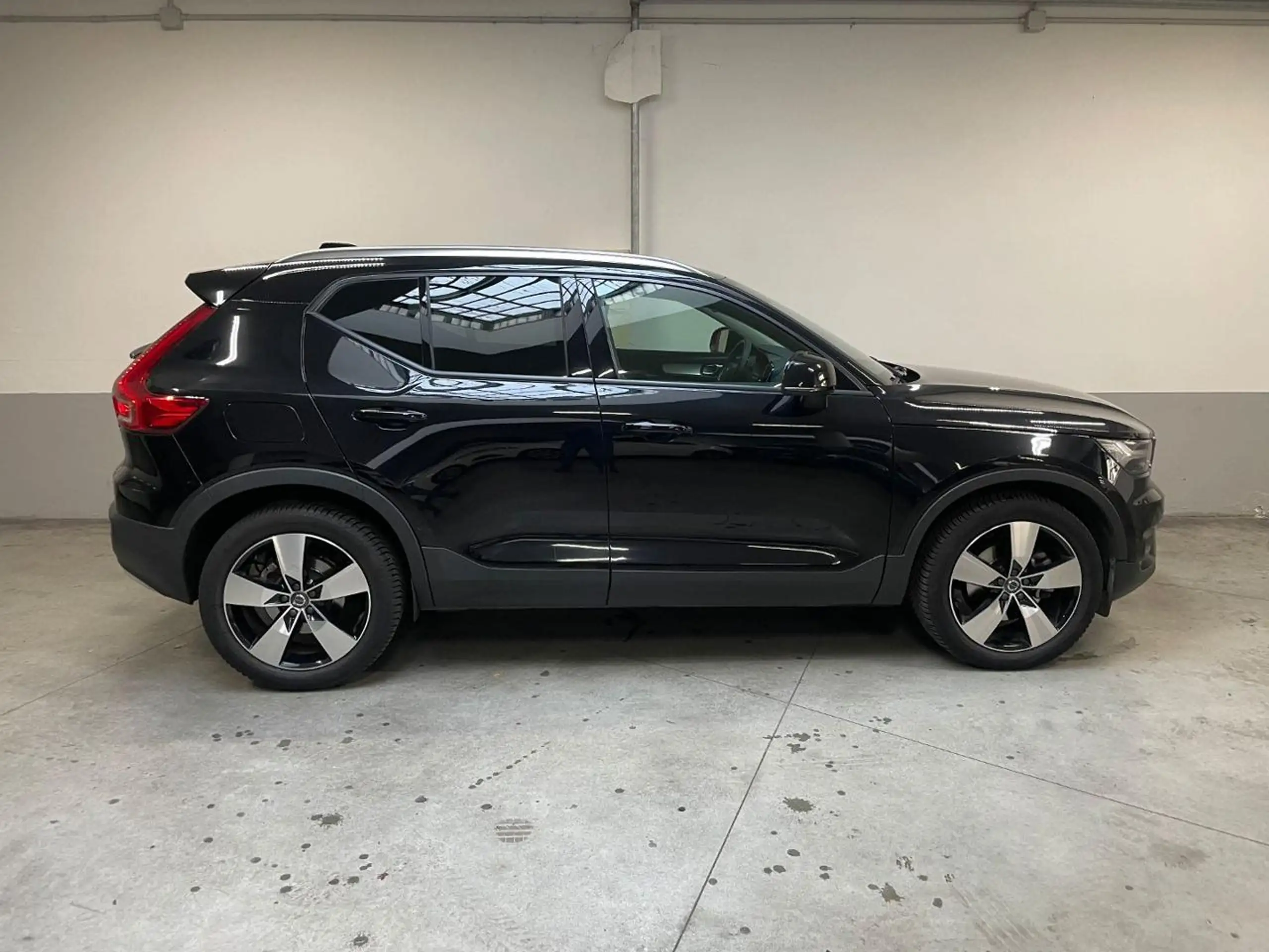 Volvo - XC40