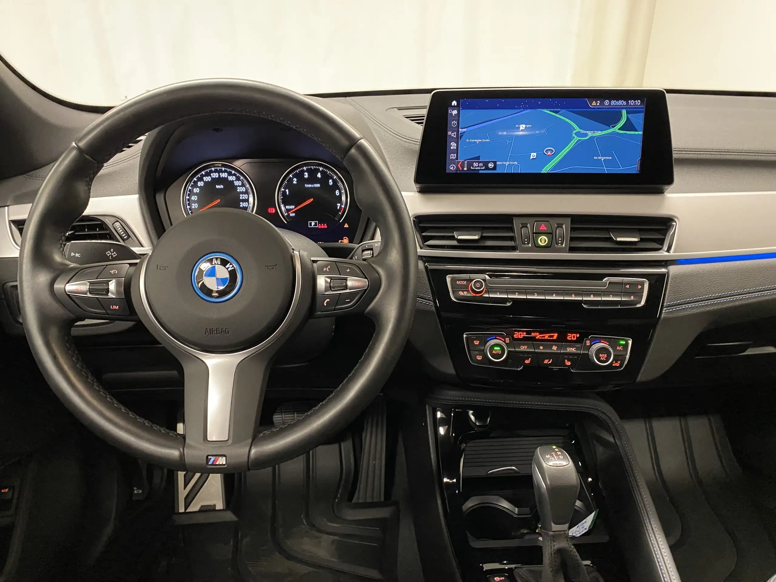 BMW - X1