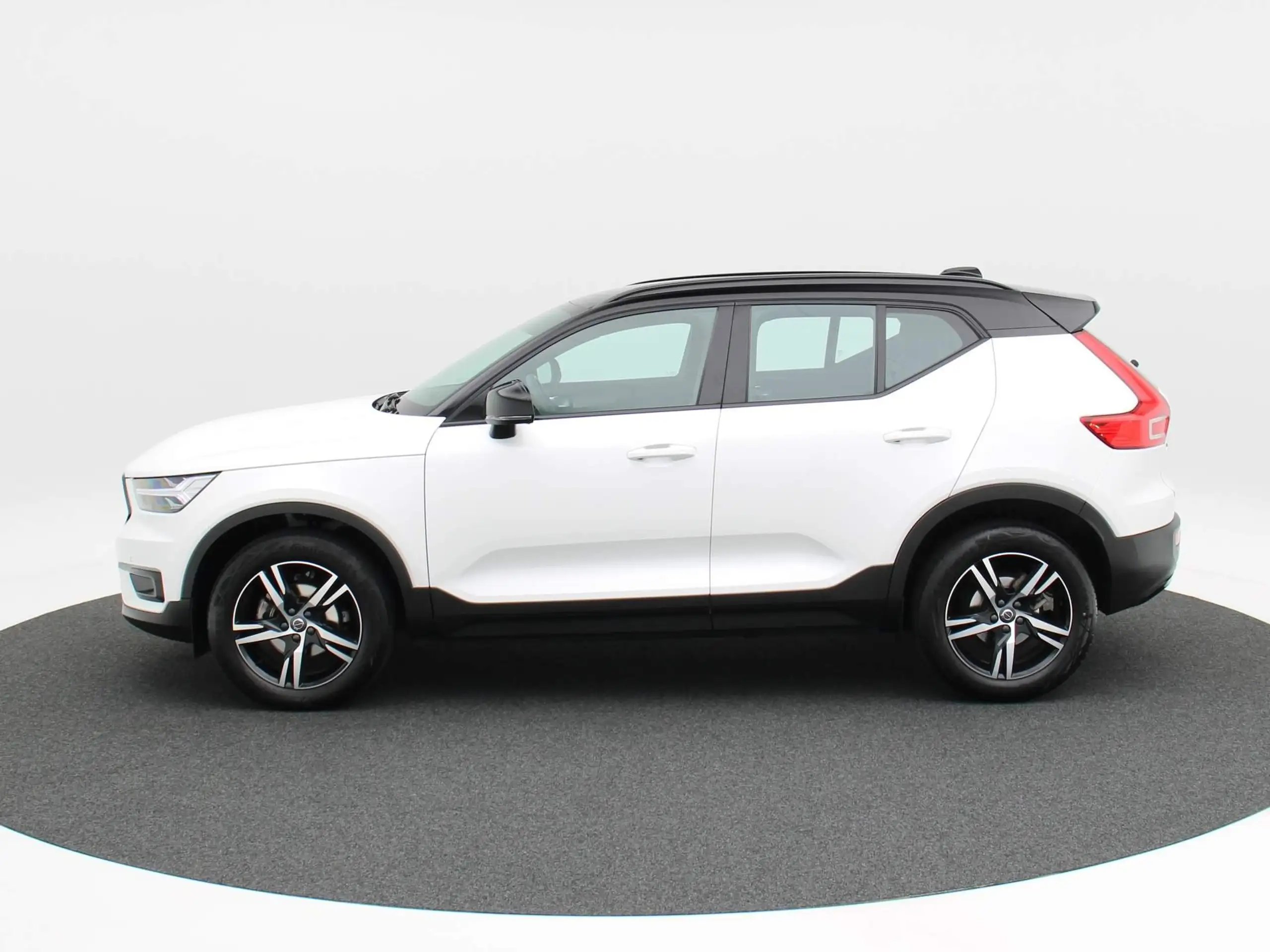 Volvo - XC40