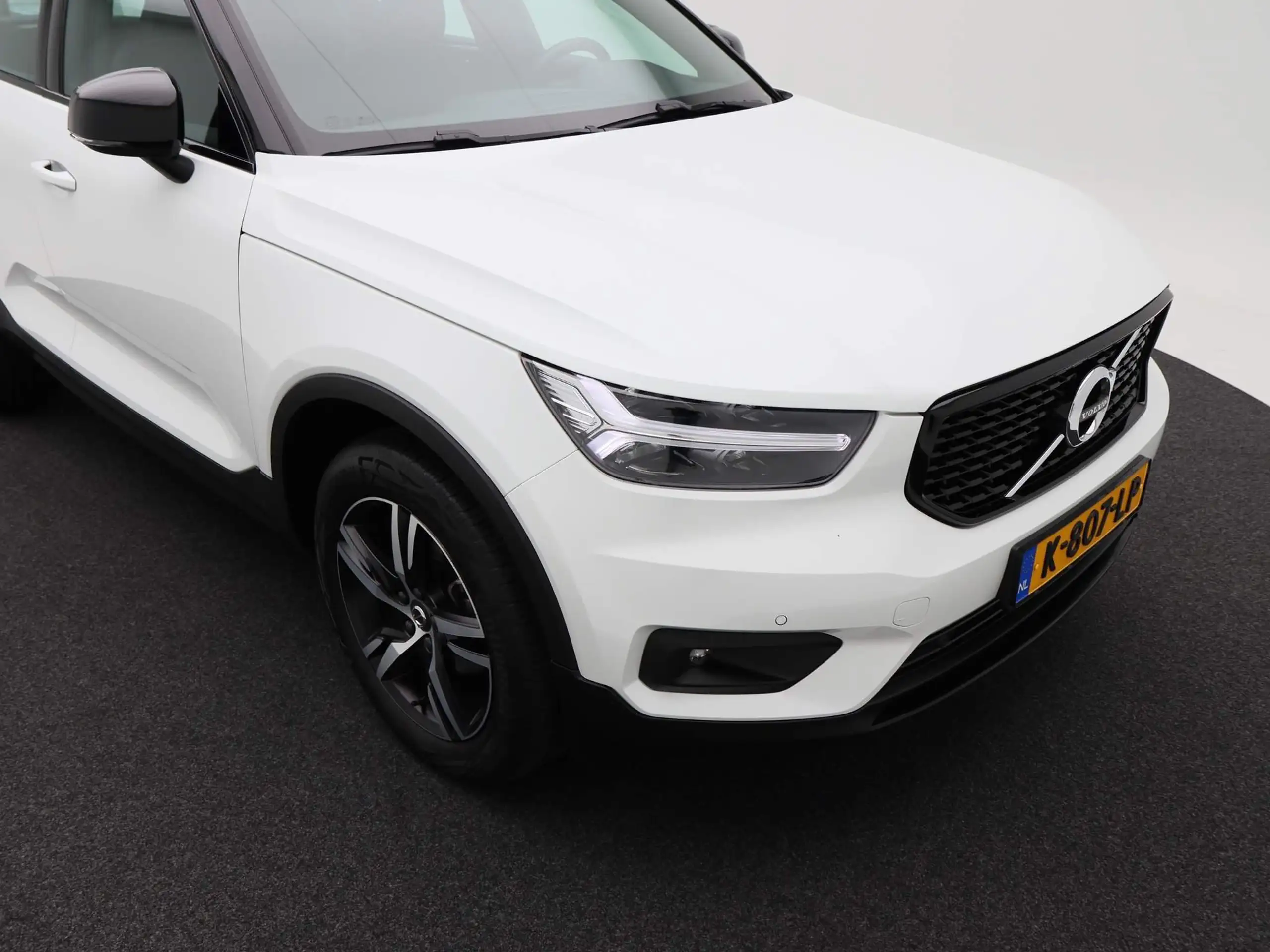 Volvo - XC40