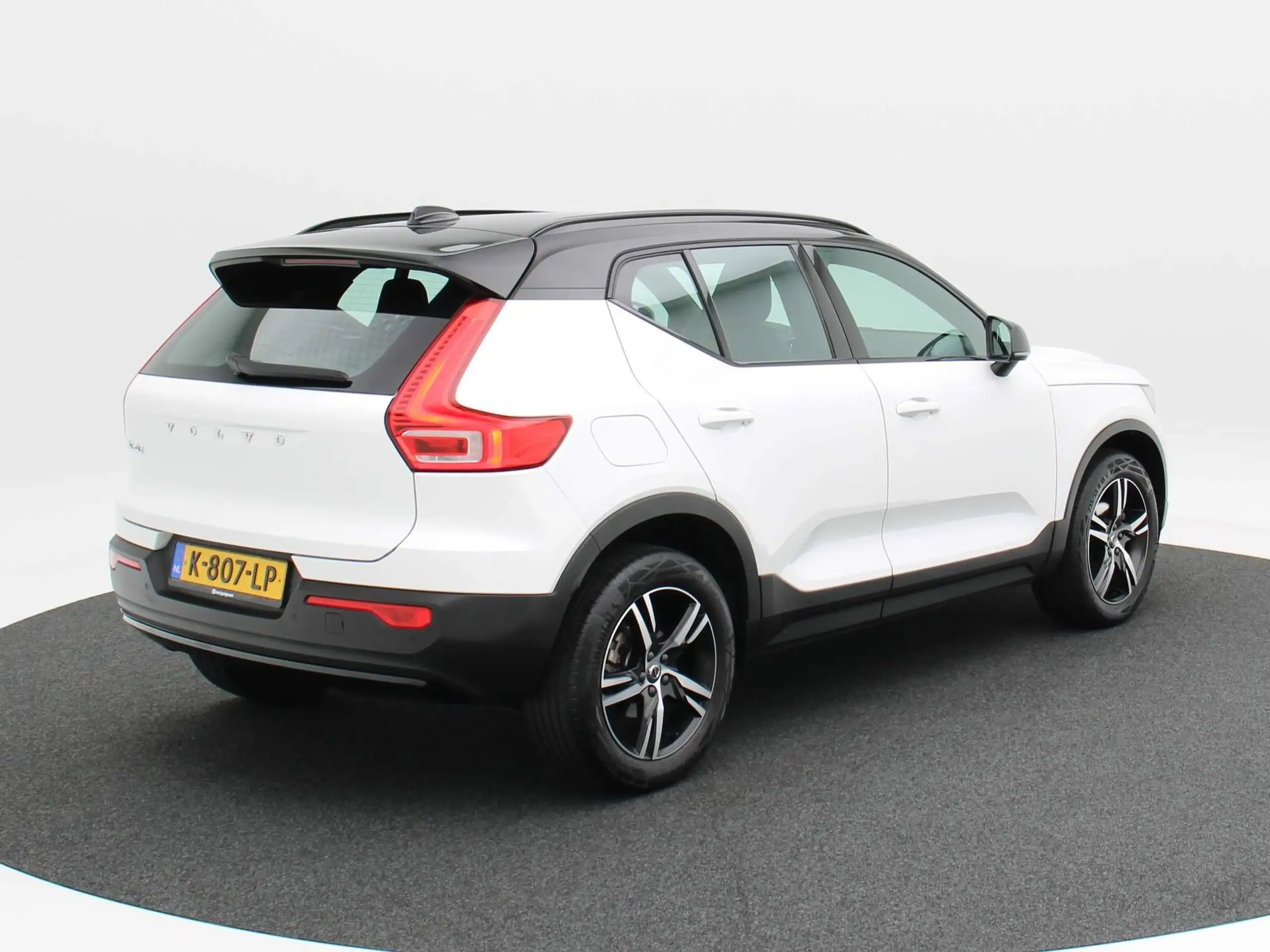 Volvo - XC40