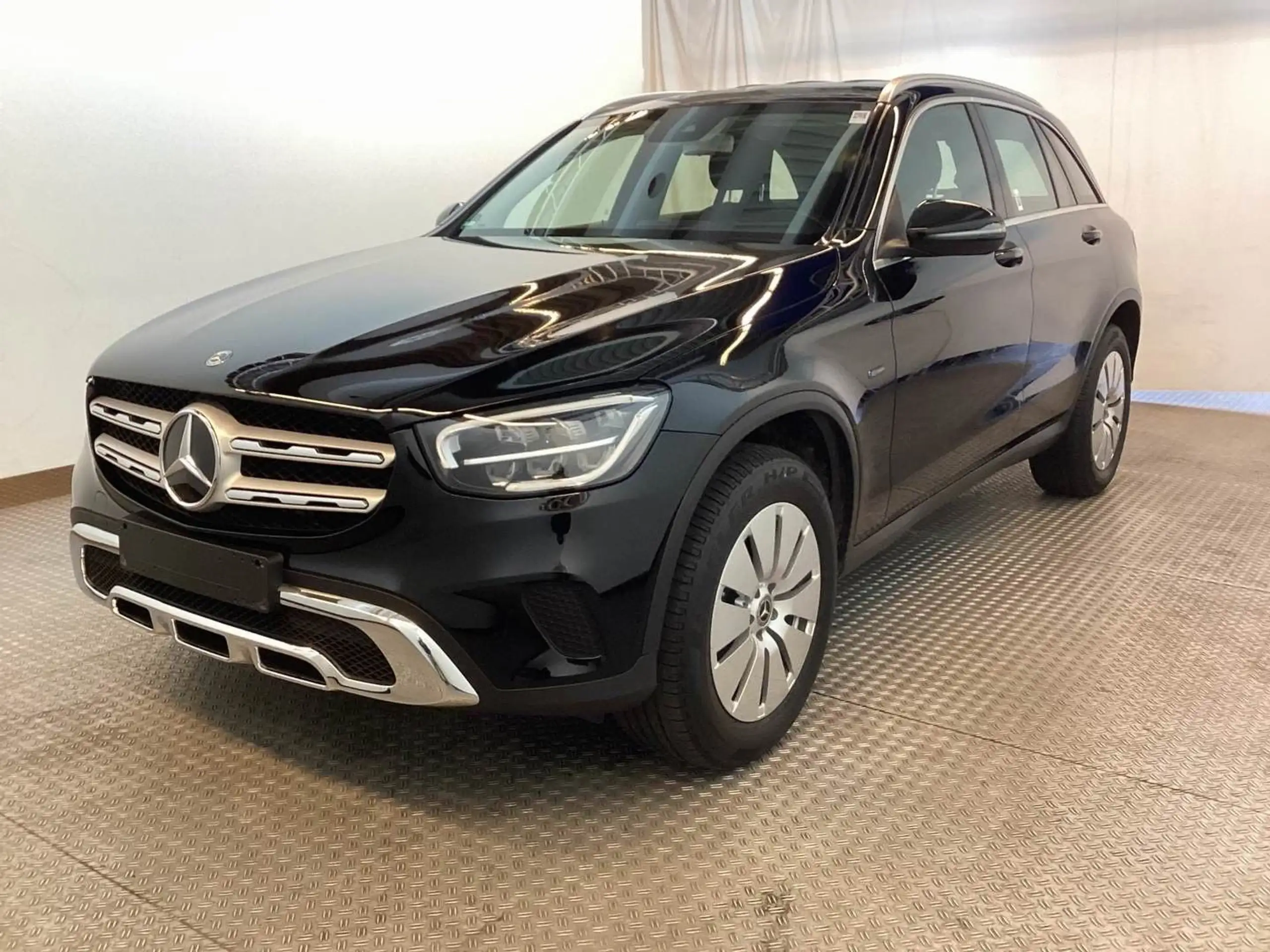 Mercedes-Benz - GLC 300