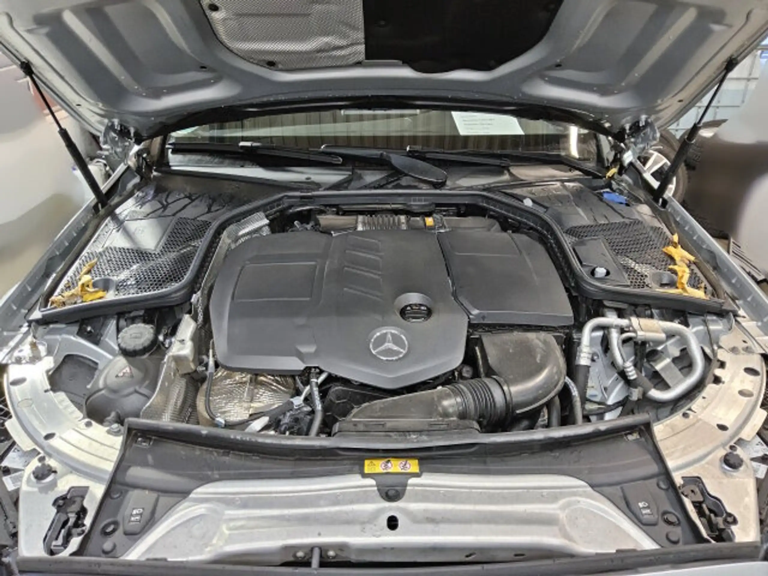 Mercedes-Benz - C 220