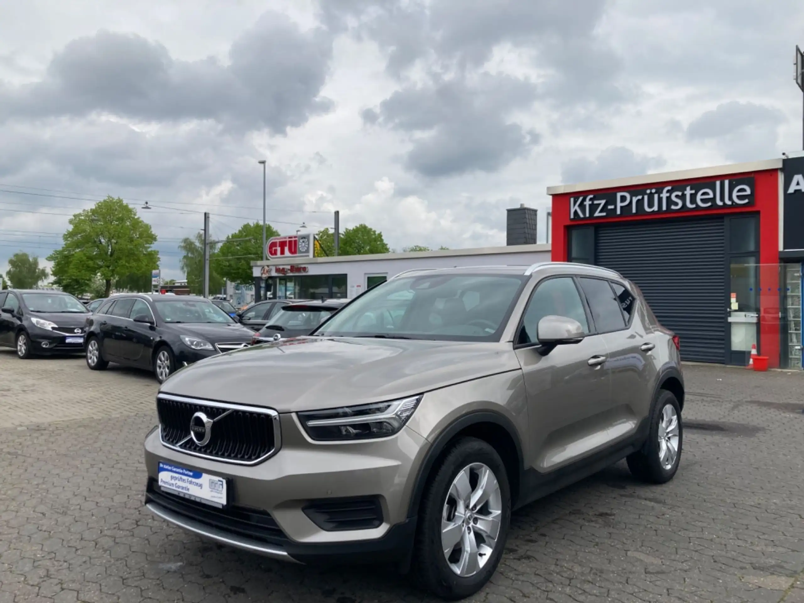 Volvo - XC40