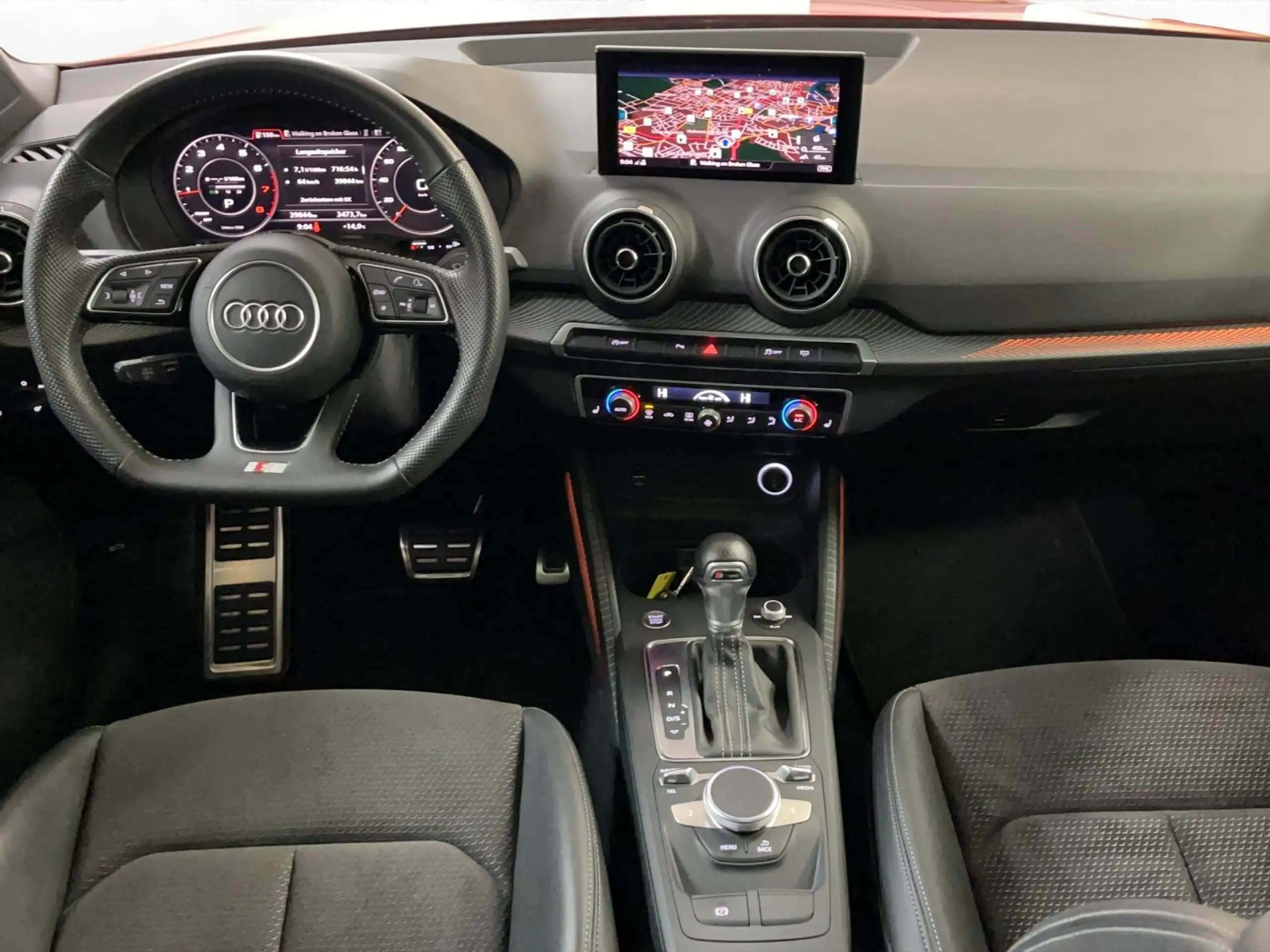 Audi - Q2