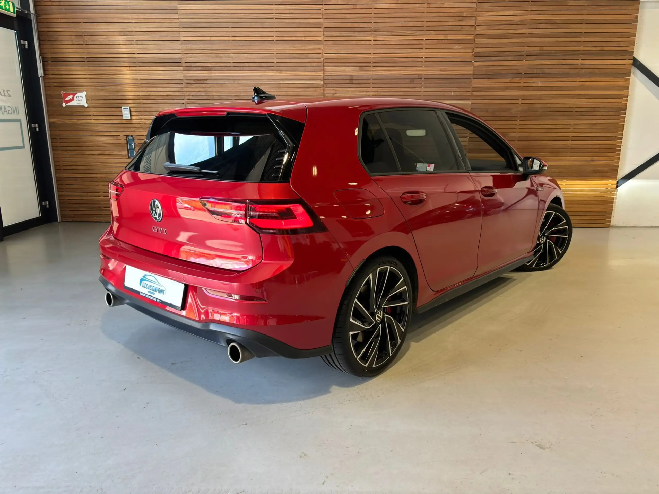 Volkswagen - Golf GTI