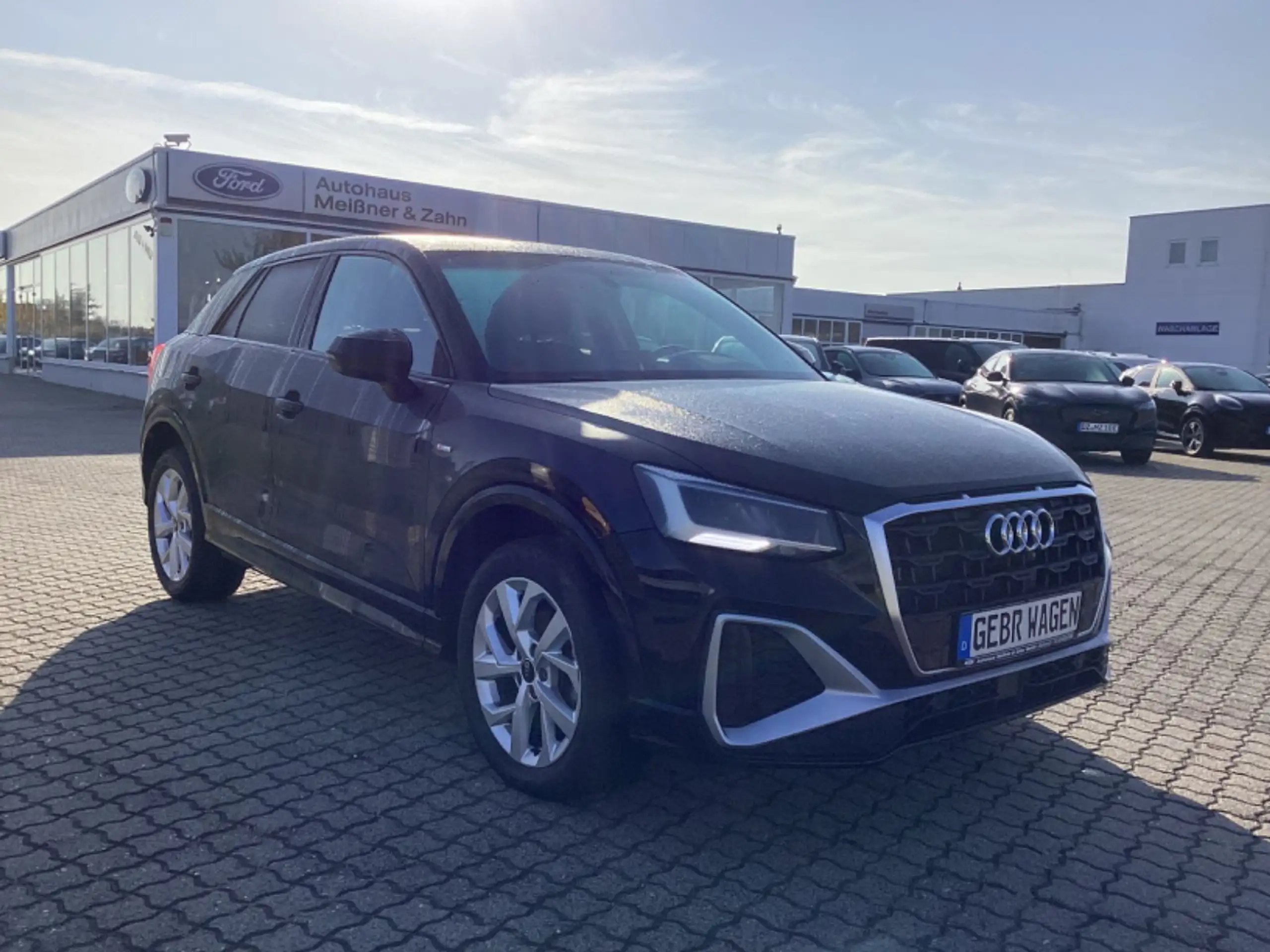 Audi - Q2