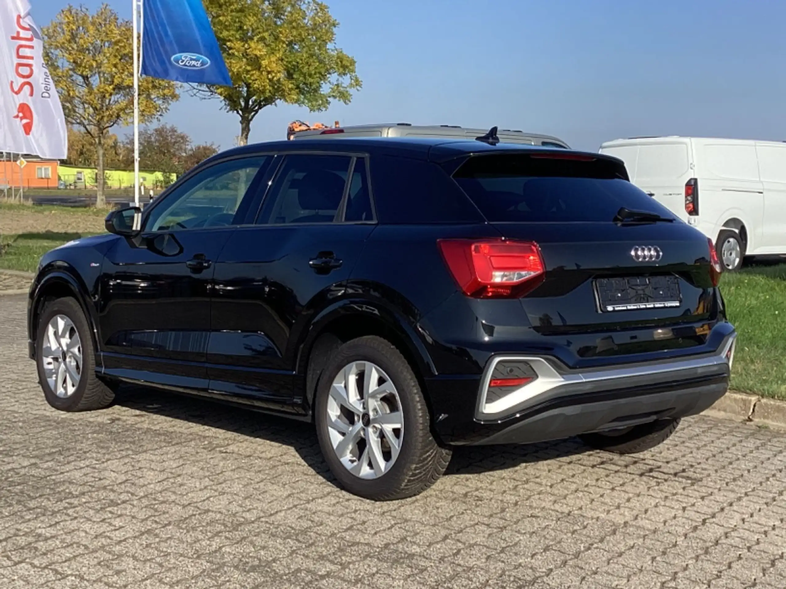 Audi - Q2