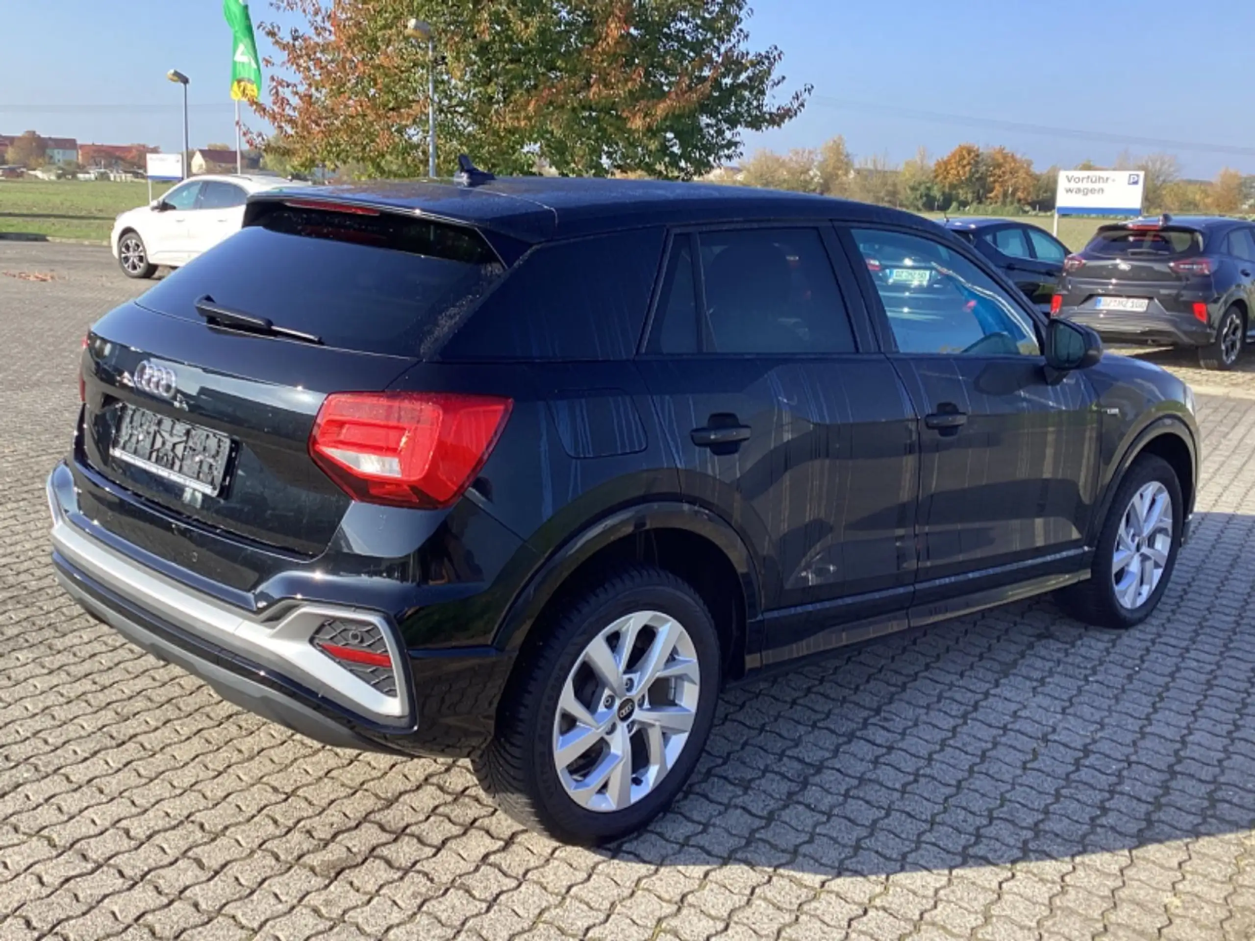 Audi - Q2