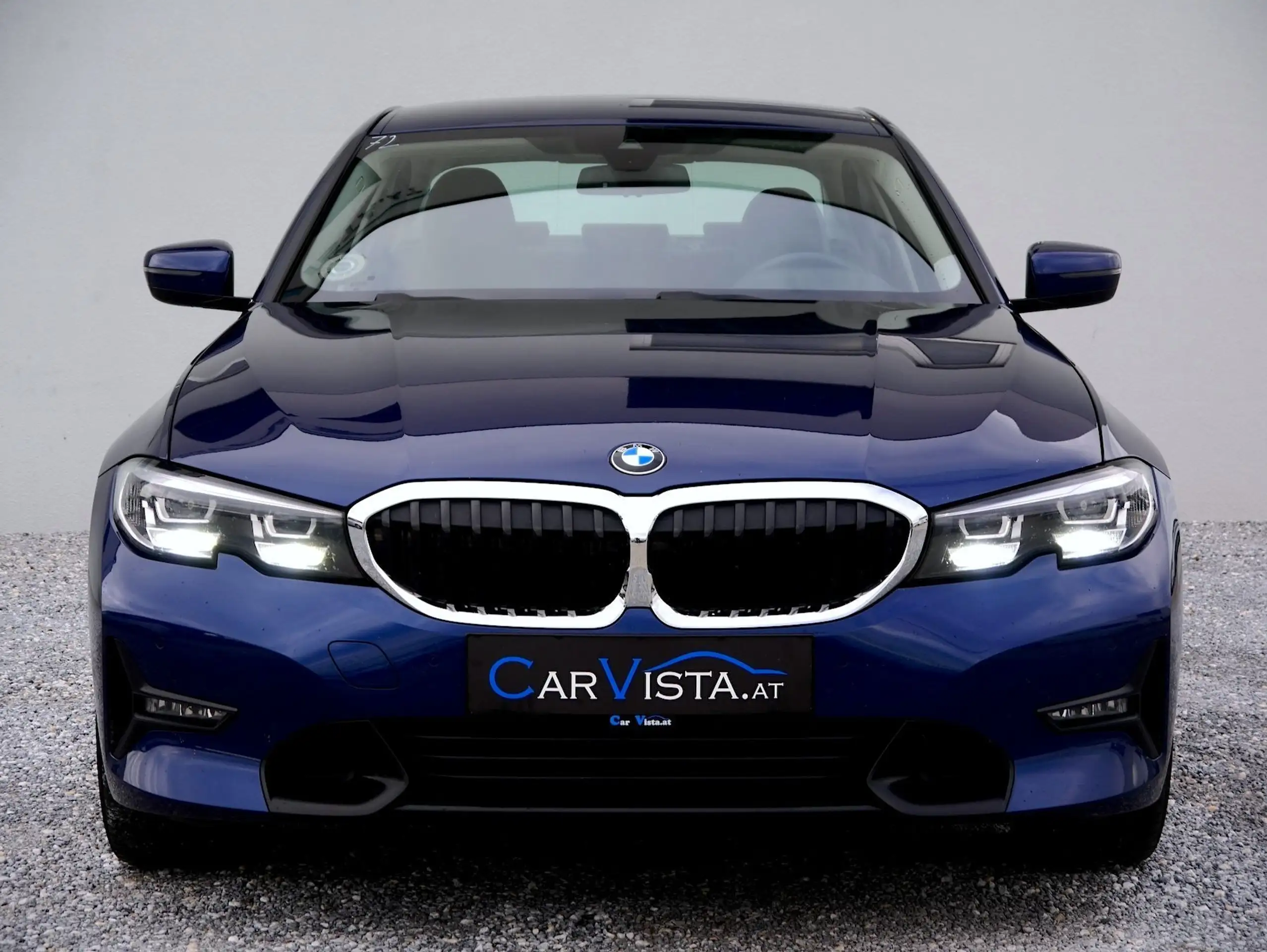 BMW 330 2019