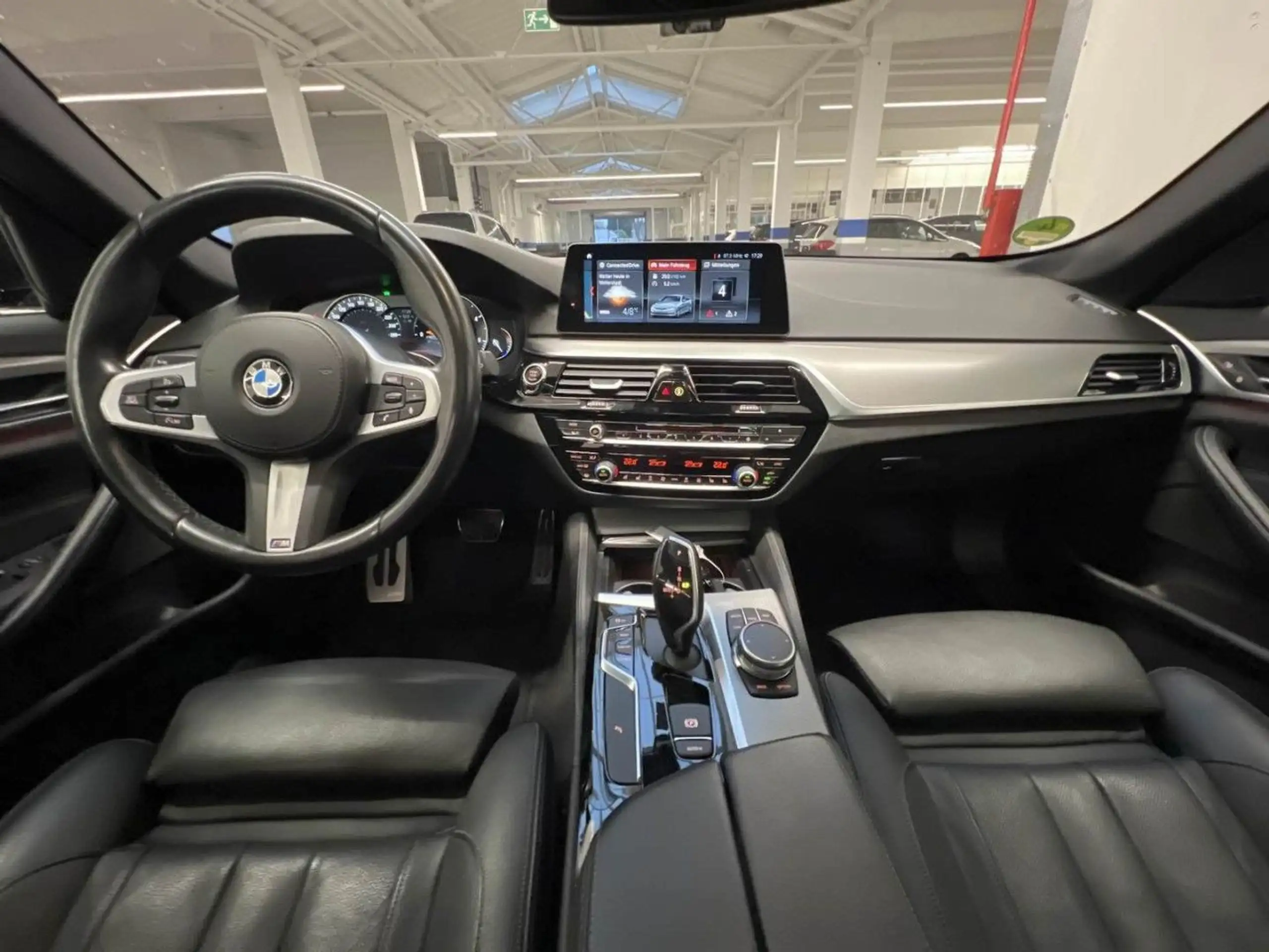 BMW - 520